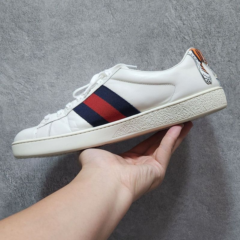 Gucci Gucci Ace Fashion Tiger Graphic Low-Top Sneakers Size US 9.5 / EU 42-43 - 2 Thumbnail