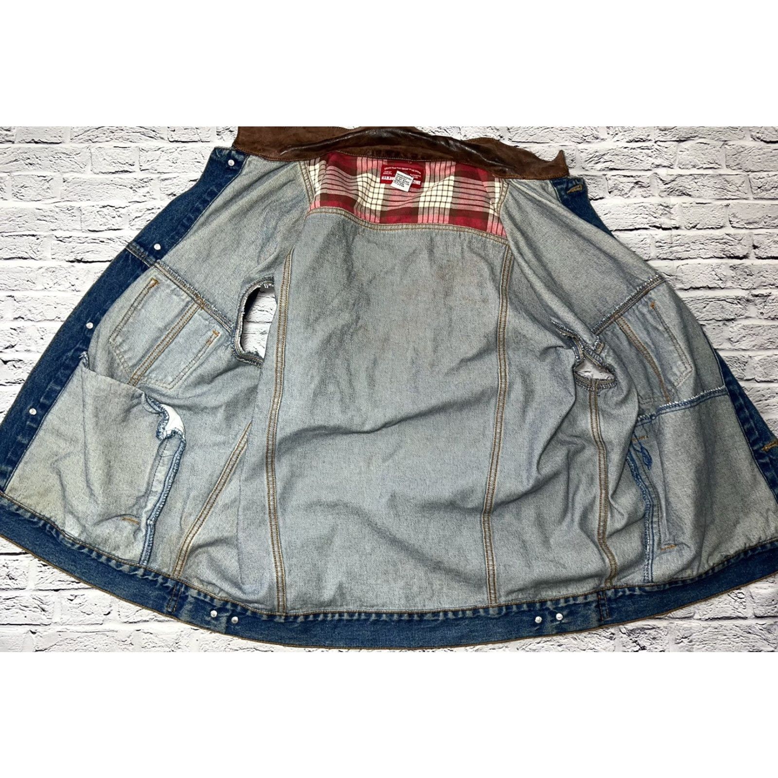 Marlboro VINTAGE Marlboro Country Store Denim Vest Mens XL Blue Patch Back Western Biker Style Clothing Man Mens XL Blue Denim Vest Size US XL / EU 56 / 4 - 6 Thumbnail