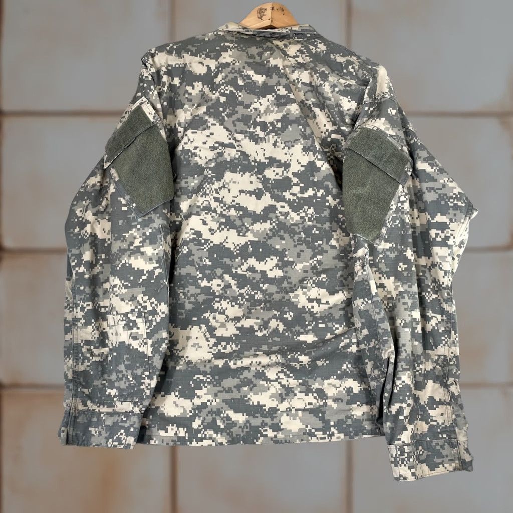 Vintage VINTAGE US Army Combat Uniform Jacket Mens L Gray Digital Camo ACU Field Coat Size US L / EU 52-54 / 3 - 1 Thumbnail