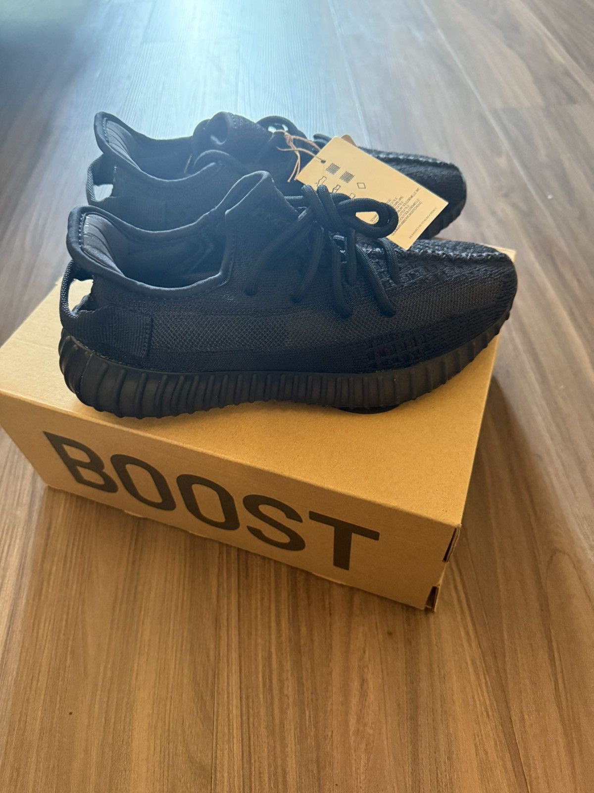 Adidas × Kanye West Adidas Yeezy Boost 350 V2 “Onyx” Black Men’s Size 5.5 Size US 5.5 / EU 38 - 2 Thumbnail