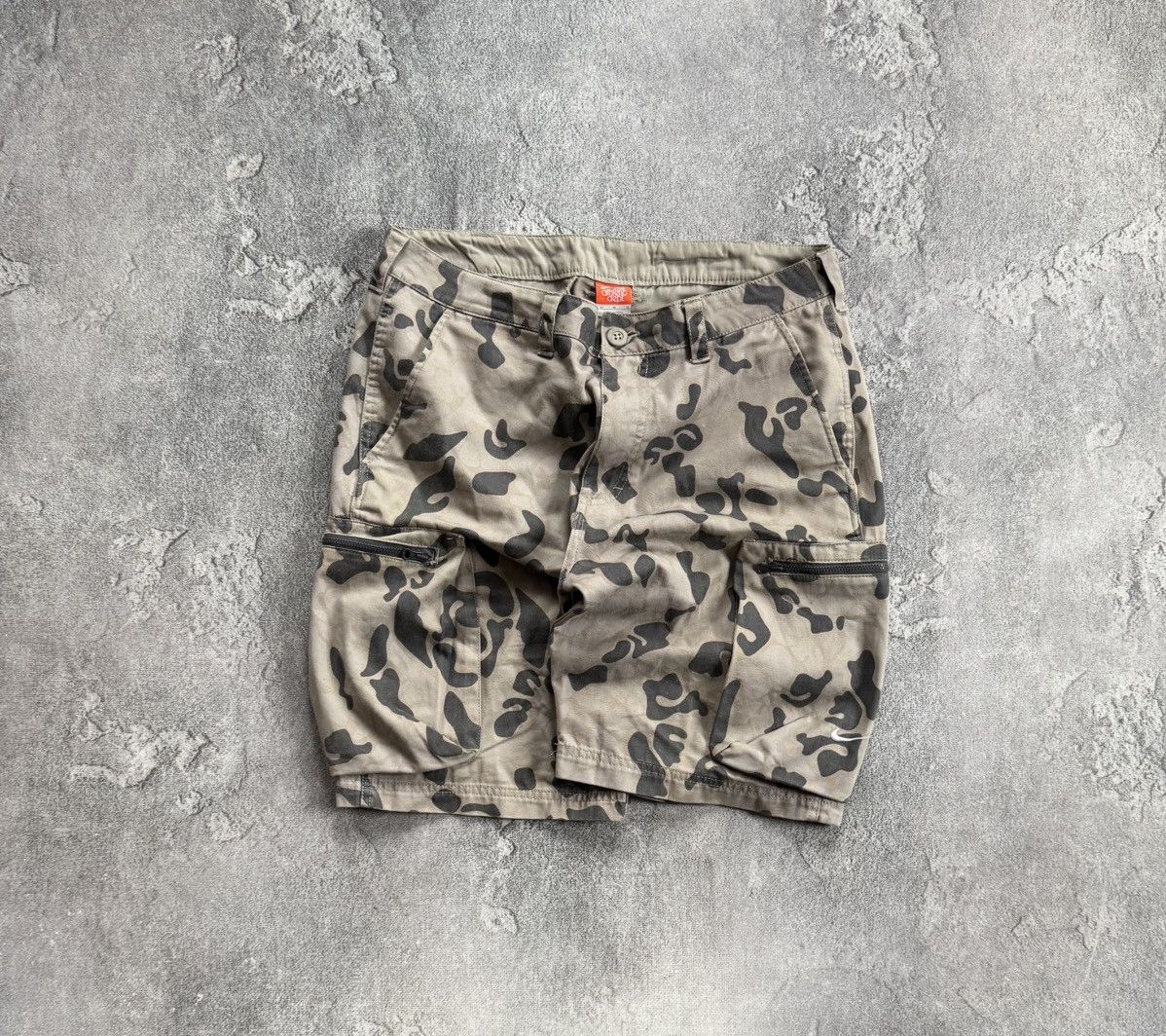 Nike Nike M/size camouflage cargo shorts 🩳 casual Size US 32 / EU 48 - 1 Thumbnail