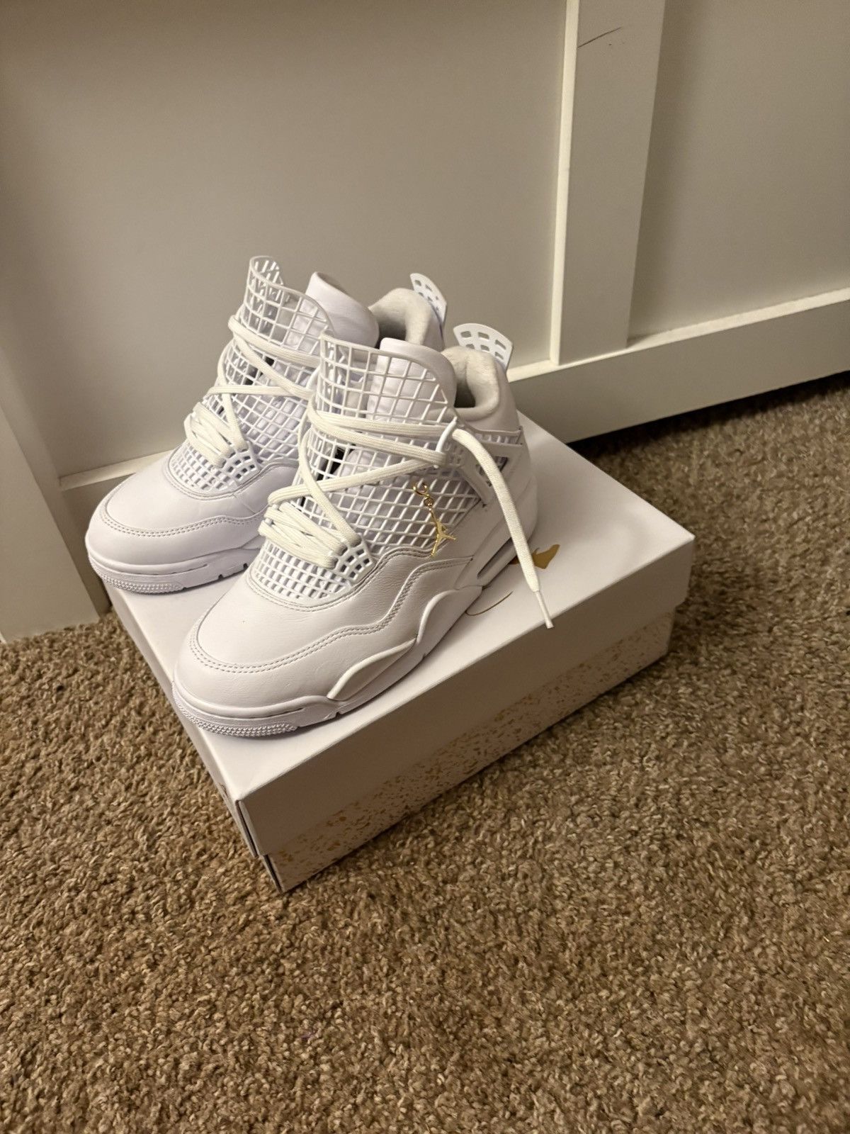 Jordan Brand Air Jordan 4 Retro “Metallic Gold” Size US 7.5 / IT 37.5 - 2 Thumbnail