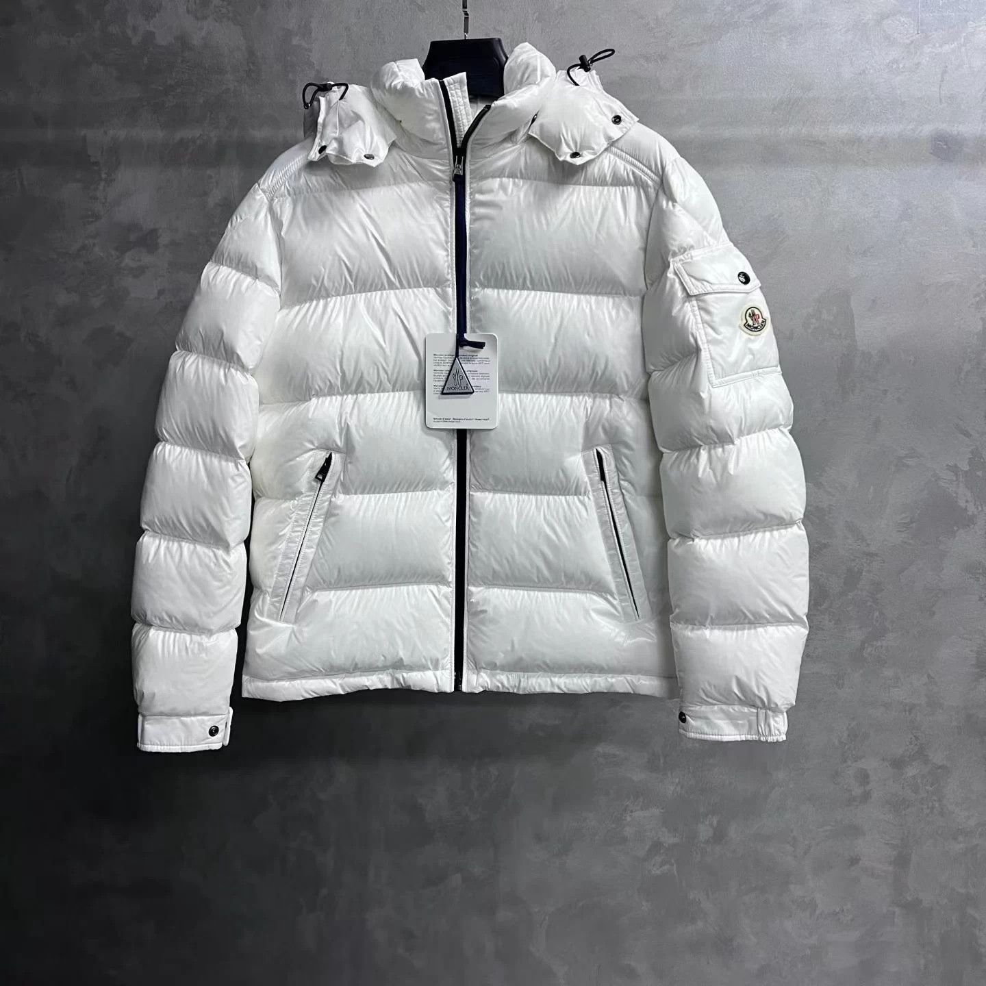 Moncler Moncler White Down Hooded Puffer Size 3 Size L / US 10 / IT 46 - 1 Thumbnail