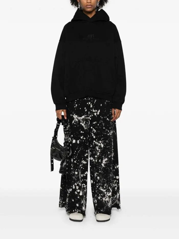 Balenciaga o1srvl11e0526 555 / BB Classic Hoodie Medium Fit in Black Size XL / US 12-14 / IT 48-50 - 2 Thumbnail