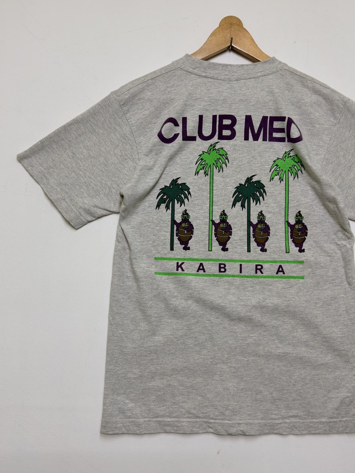 Vintage Vintage Club Med Kabira Resort Back Graphic Tee Size US XS / EU 42 / 0 - 7 Thumbnail