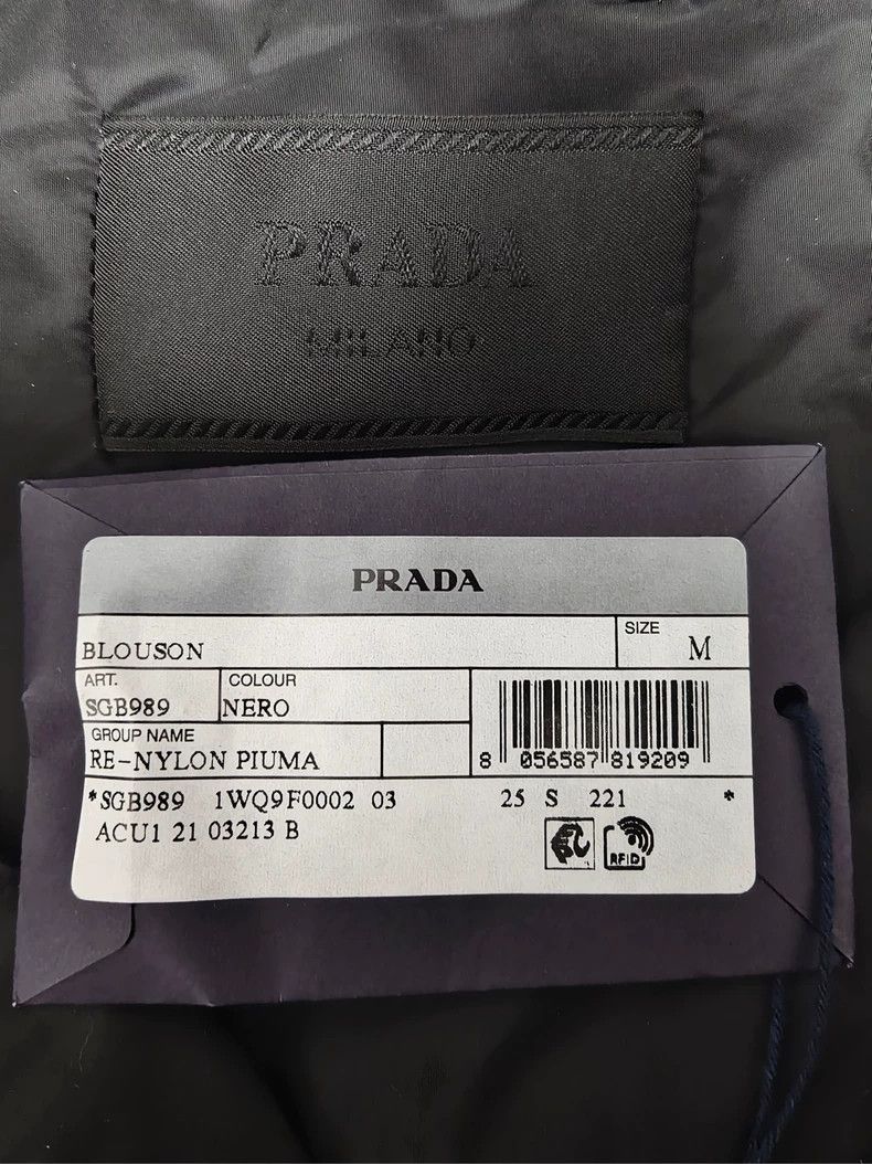 Prada Prada 23 SS metallic triangle solid casual hooded jacket 25 Size US M / EU 48-50 / 2 - 4 Thumbnail