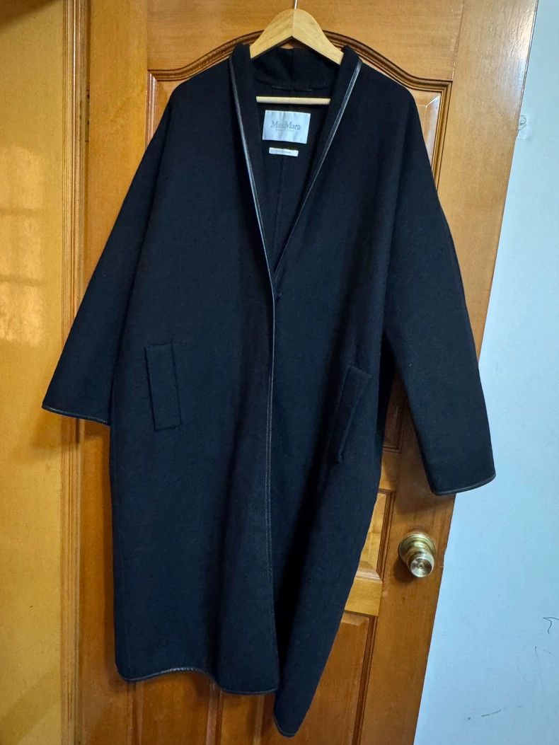 Max Mara Max Mara Wool coat Size L / US 10 / IT 46 - 1 Thumbnail