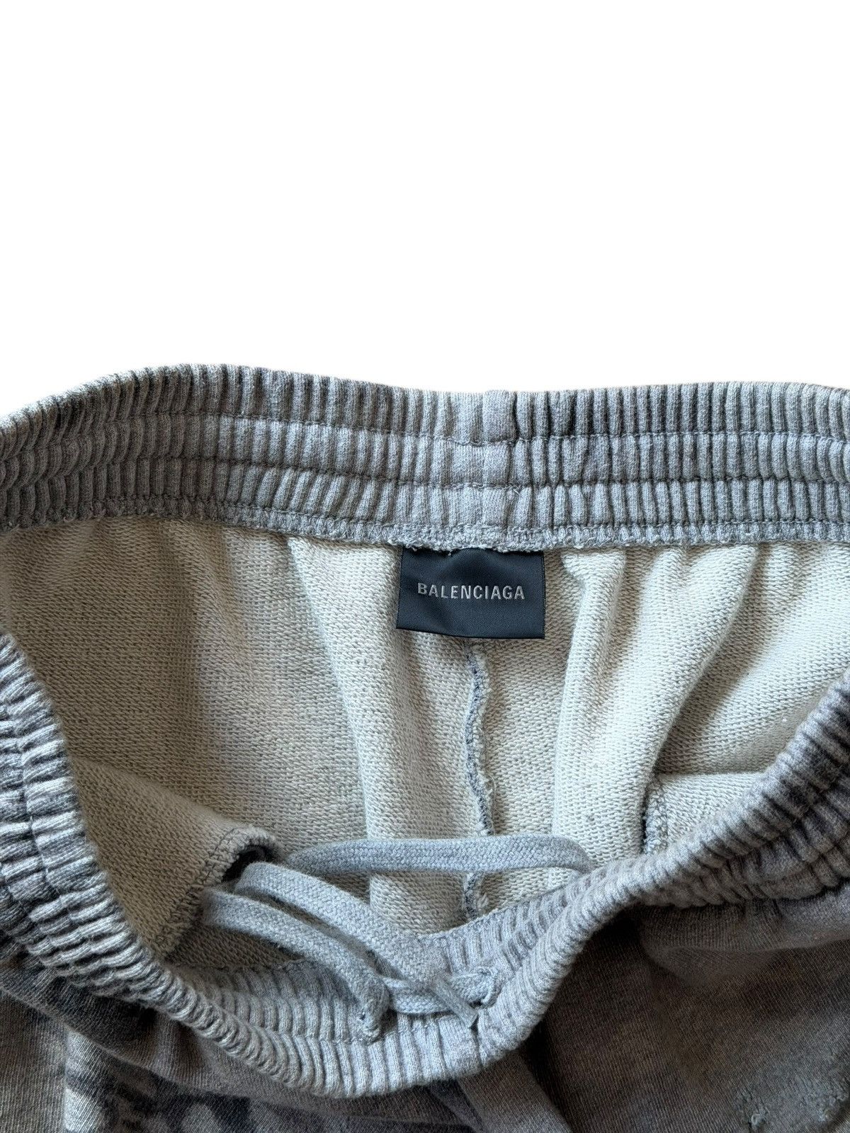 Balenciaga BALENCIAGA SS23 MUD SHOW GRAFFITI SKATER BAGGY SWEATPANTS Size US 32 / EU 48 - 11 Thumbnail