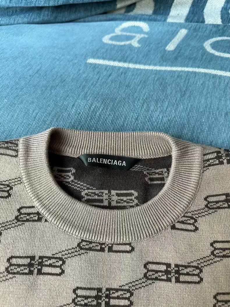 Balenciaga Balenciaga Khaki lock full print sweater Size US S / EU 44-46 / 1 - 2 Thumbnail