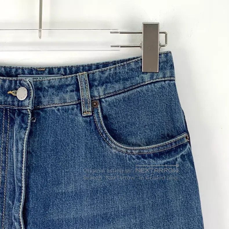 Prada Prada 25 styles of blue triangle cotton casual denim trous Size 25" / US 0 / IT 36 - 3 Thumbnail