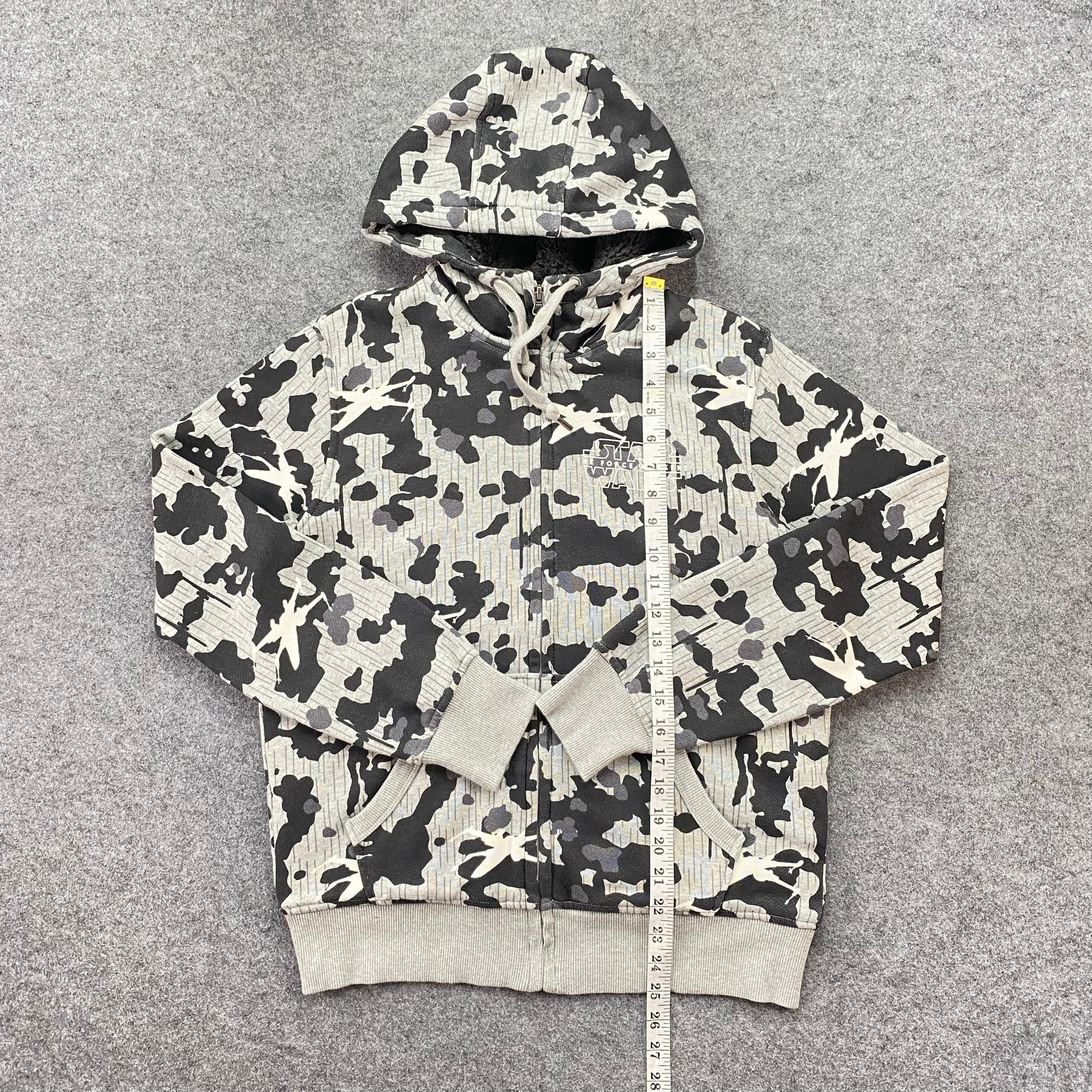 Uniqlo Vintage Star Wars Overprint Hoodies Size US M / EU 48-50 / 2 - 2 Thumbnail