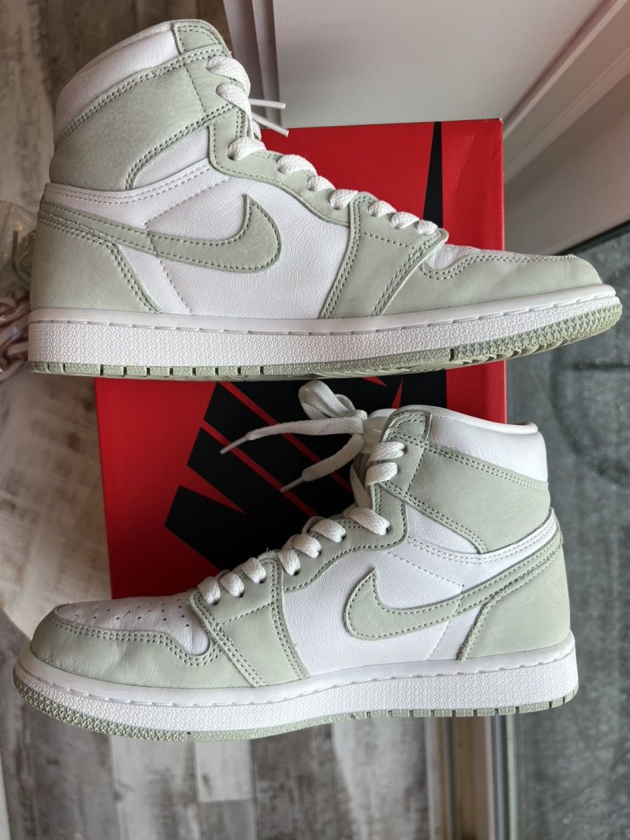 Jordan Brand Jordan 1 High Seafoam Sneakers Size 8.5w 7y Size US 8.5 / IT 38.5 - 5 Thumbnail