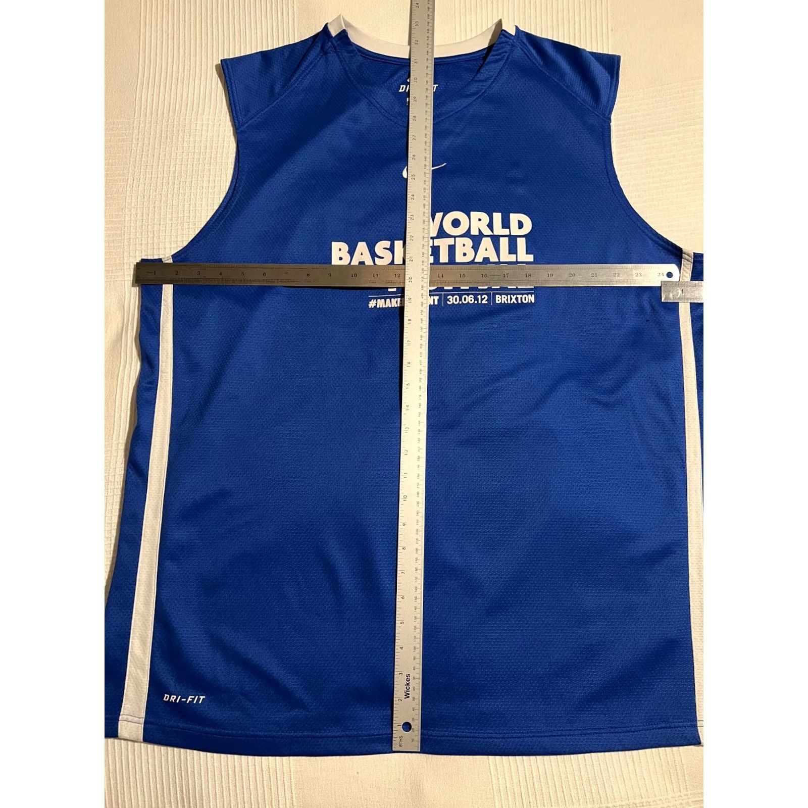 Nike Nike World Basketball Festival Centre Swoosh 2XL T-Shirt Men London Br ix ton 2012 Vintage? (note: original title kept). Size US XXL / EU 58 / 5 - 7 Thumbnail