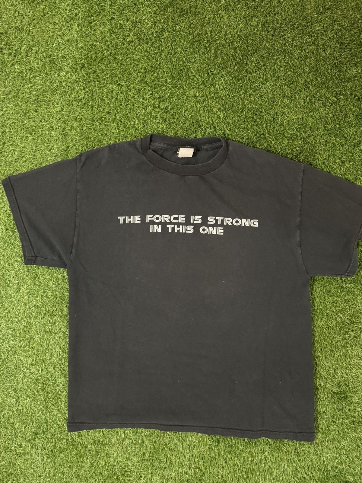 Star Wars vintage starwars ‘the force is strong in this one’ tee Size US L / EU 52-54 / 3 - 1 Thumbnail