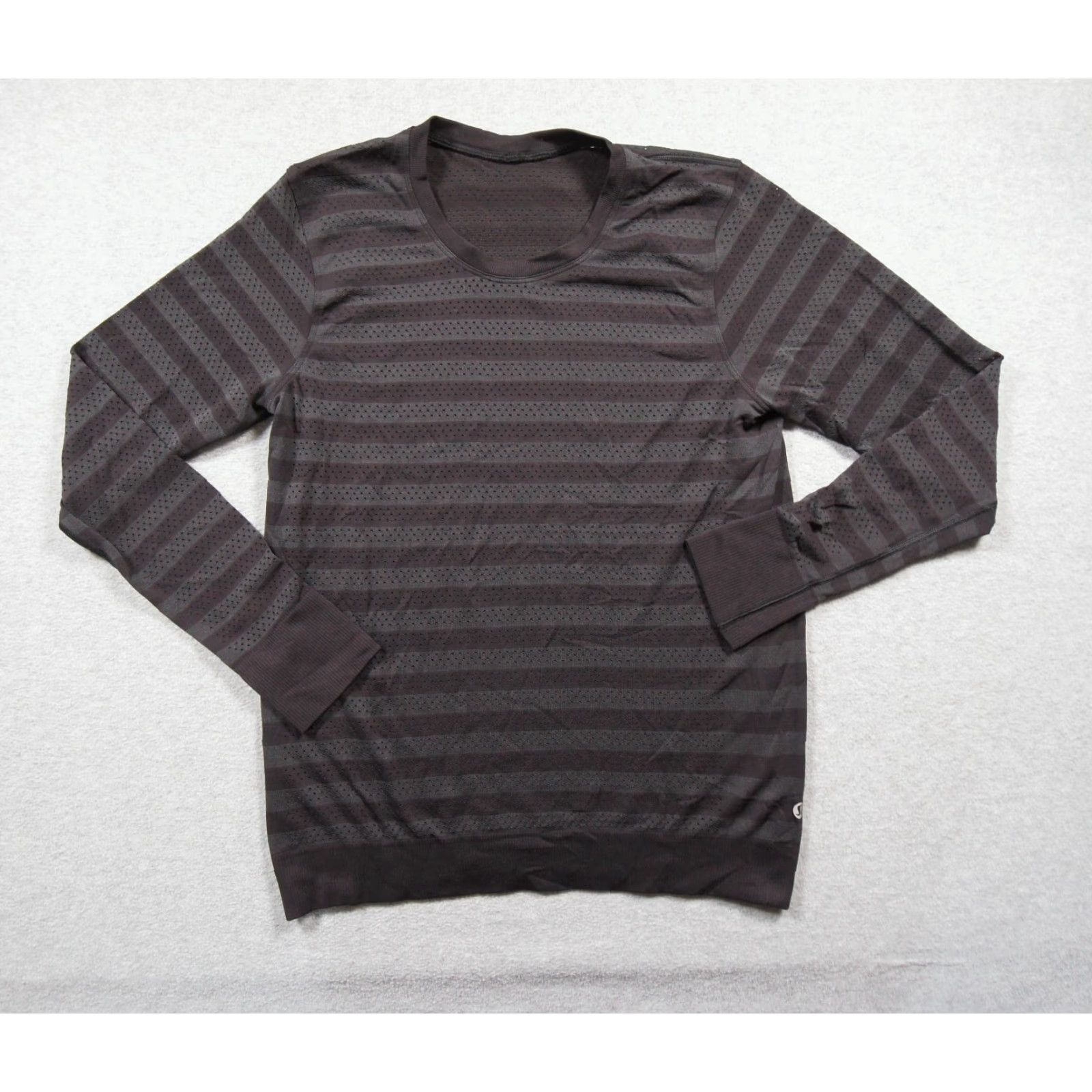 Lululemon Lululemon Shirt Womens 8 Gray Breeze Long Sleeve Activewear Training Workout Gym Size M / US 6-8 / IT 42-44 - 2 Thumbnail