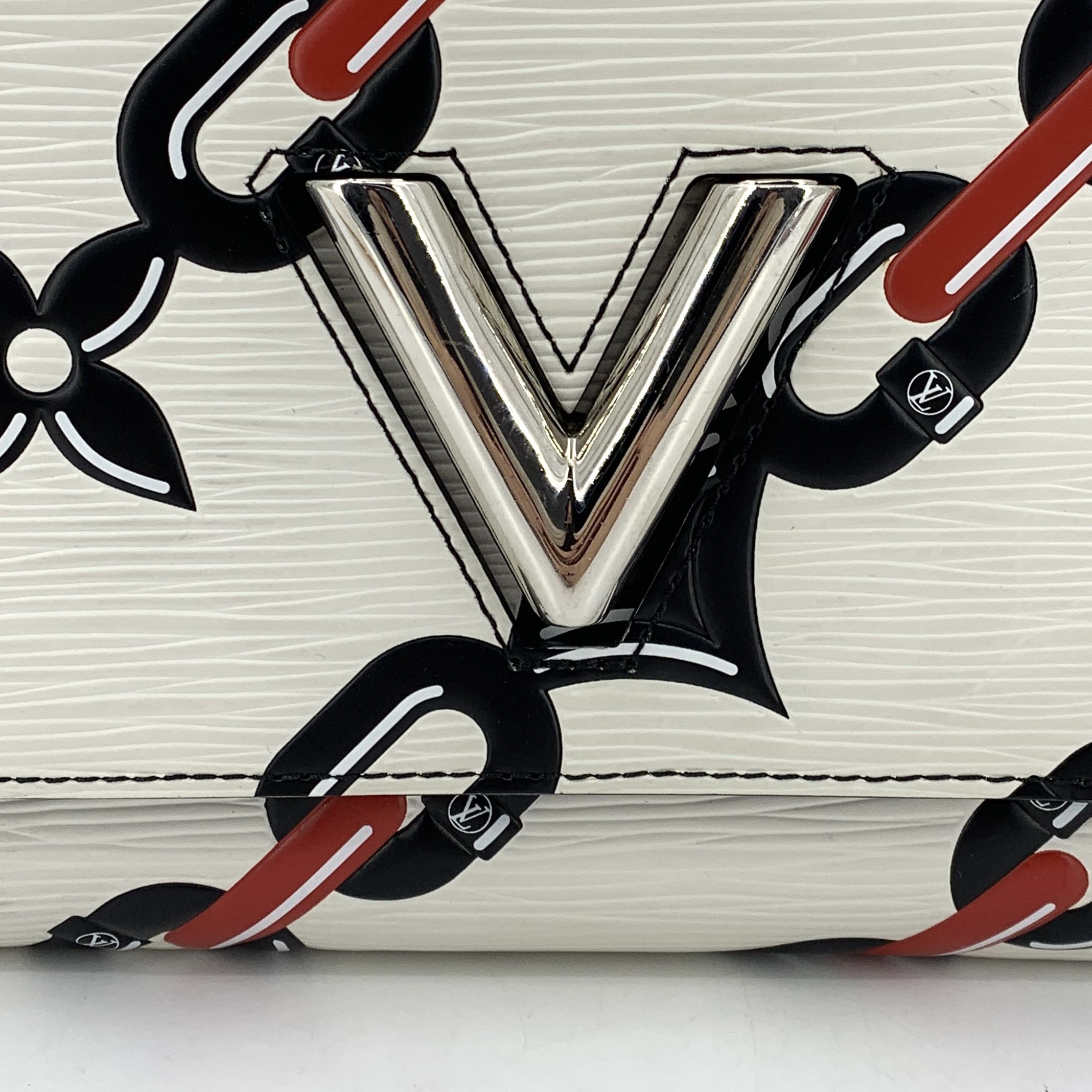 Louis Vuitton Louis Vuitton Chain Bag White Twist Lock Print 23x9x17cm Size ONE SIZE - 4 Thumbnail