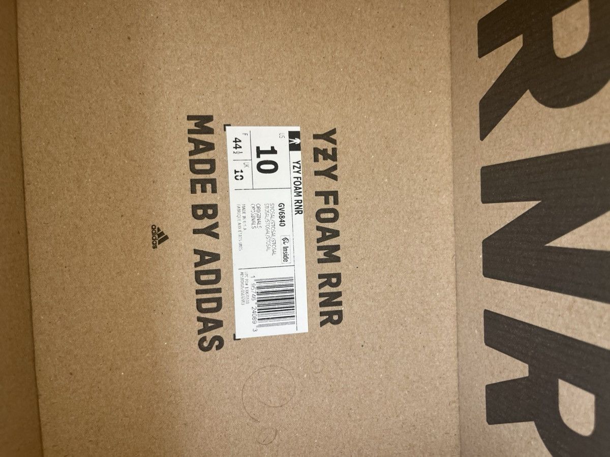 Yeezy Yeezy Foam Runner Size US 10 / EU 43 - 8 Thumbnail