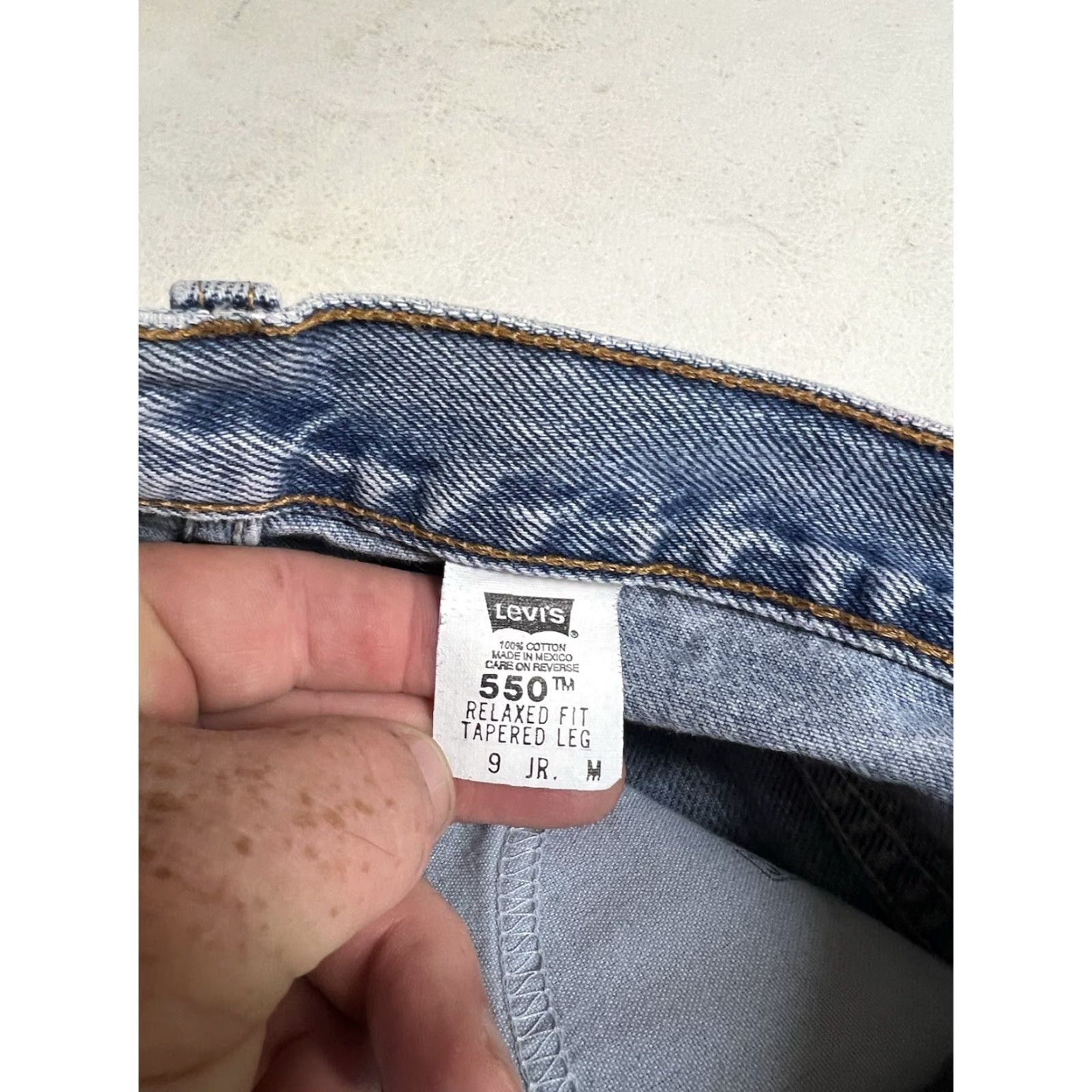 Levi's VINTAGE Levi's 550 Denim Jeans Distressed Tapered Leg Sz 9 Juniors Women 90s Distressed 550 Model Jeans Boys? Wait. Size 30" / US 8 / IT 44 - 4 Thumbnail
