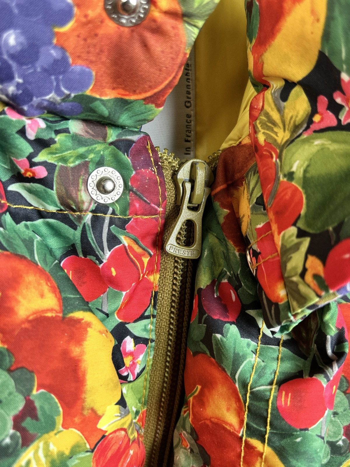 Moncler 80s Vintage Moncler Floral AOP Short Puffer Down Jacket Size XS / US 0-2 / IT 36-38 - 10 Thumbnail