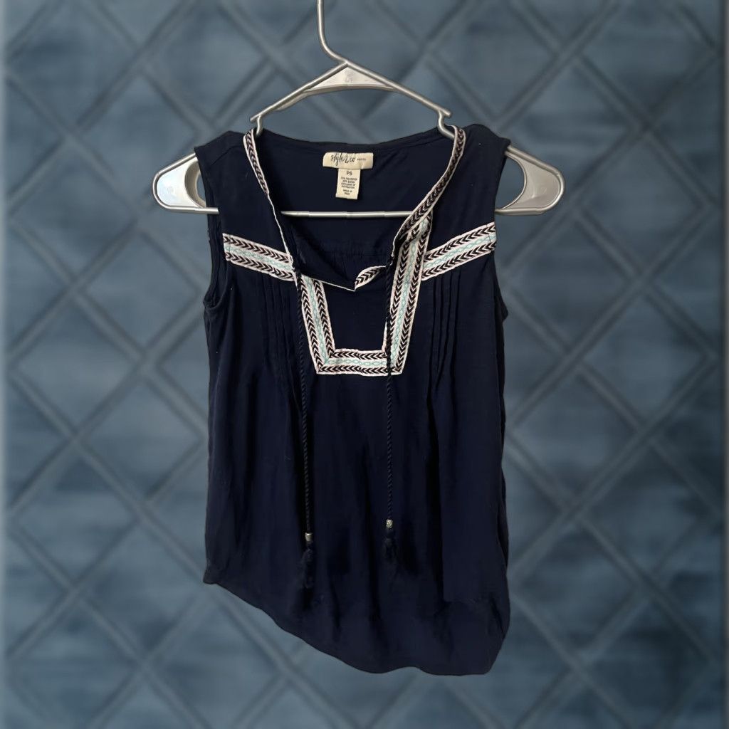 Vintage Style & co. Knit Top Shirt Women PS Petite Sleeveless Navy Blue Solid V-Neck Peasant Knit Top Summer Fall Spring Winter 70% Polyester 30% Rayon Women Size S / US 4 / IT 40 - 1 Thumbnail