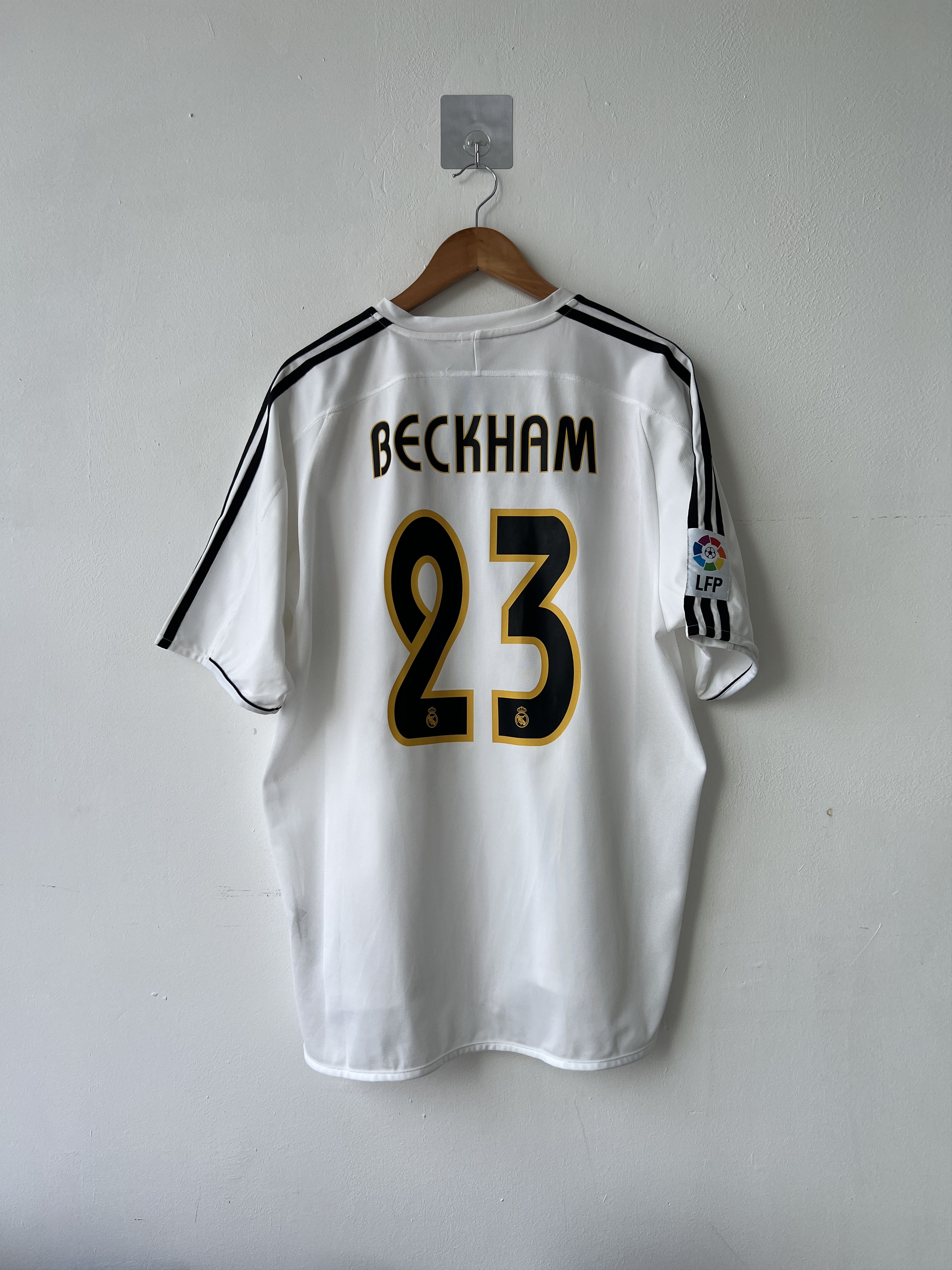 Adidas (XL) Real Madrid 2003-04 Home Kit Beckham #23 Size US XL / EU 56 / 4 - 1 Thumbnail
