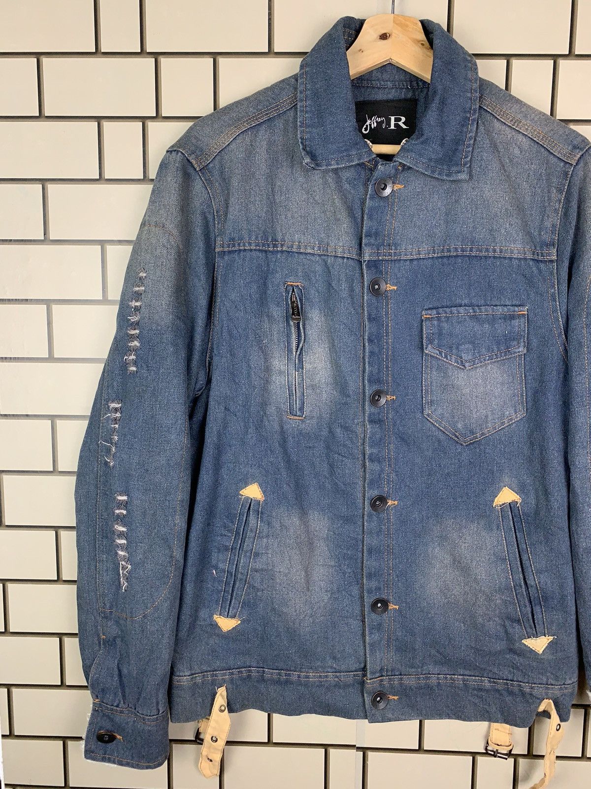 Japanese Brand × Vintage Vintage Japanese Brand Fashion Distressed Denim Jacket Size US L / EU 52-54 / 3 - 4 Thumbnail