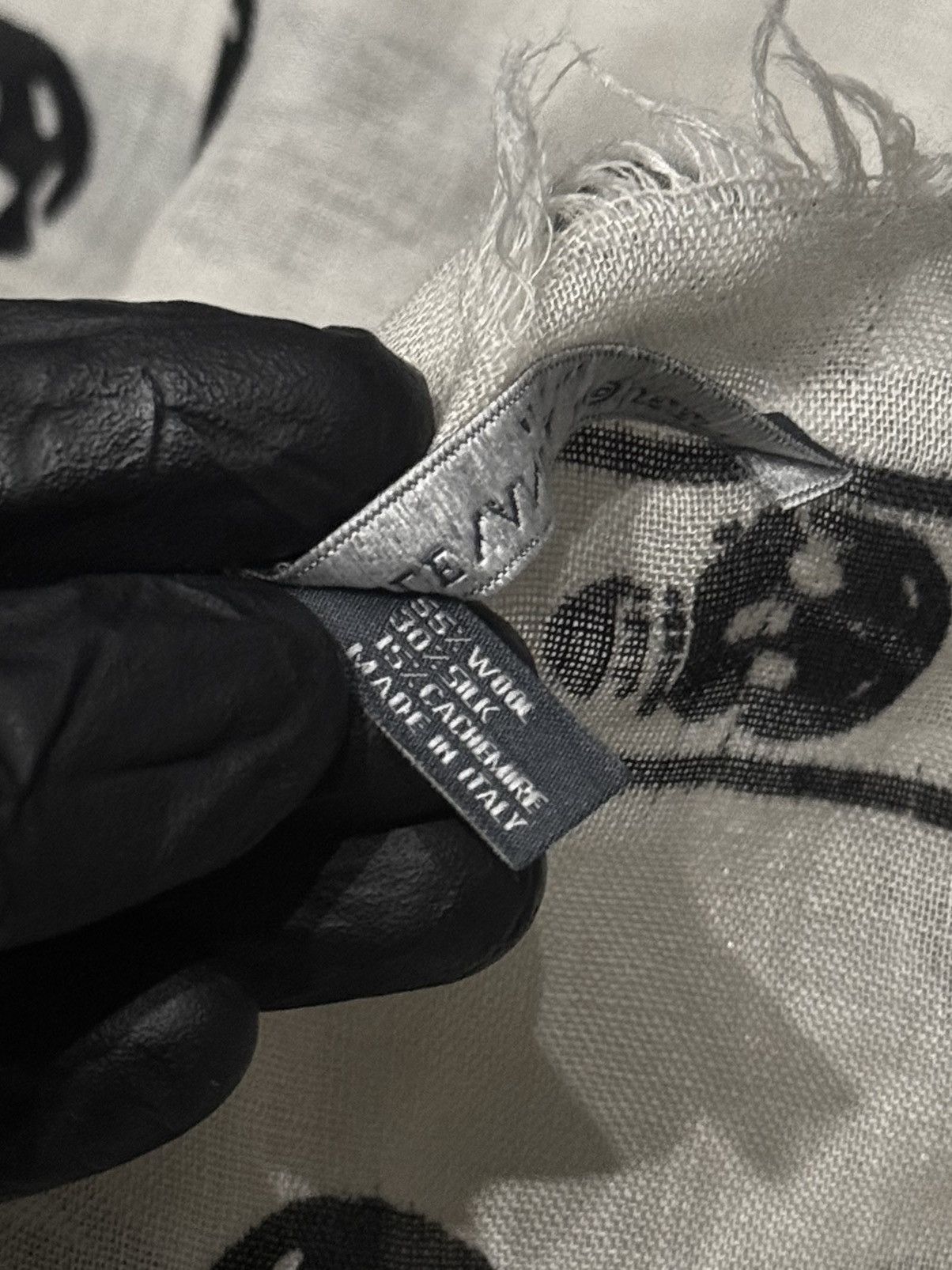 Alexander McQueen Alexander McQueen Skull Angel Scarf Size ONE SIZE - 6 Thumbnail