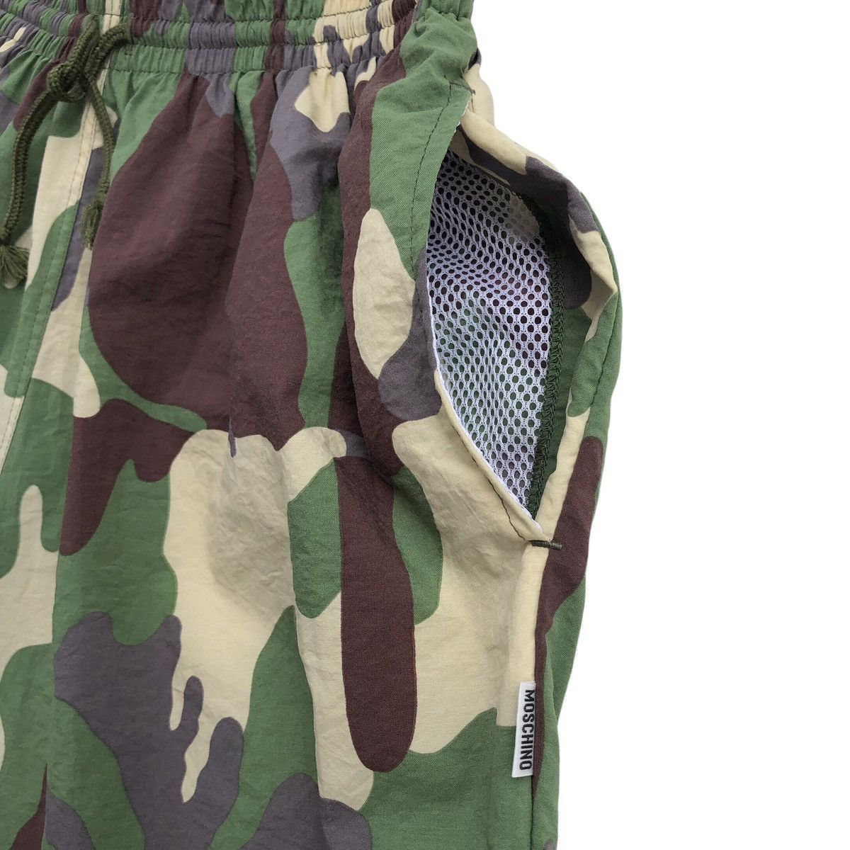 Moschino MOSCHINO Cheap And Chic Camo Swimming Short Pants Size US 34 / EU 50 - 7 Thumbnail