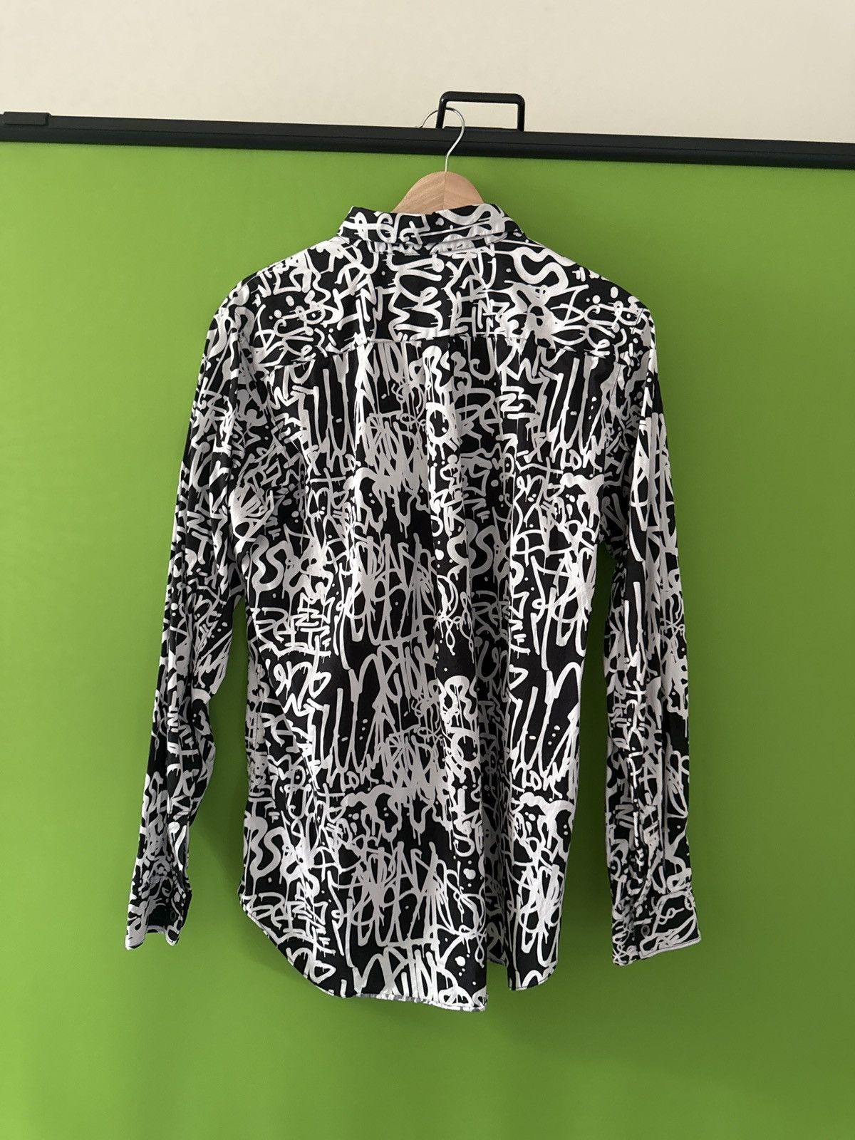 Comme des Garcons Black BLACK Comme des Garçons Graffiti Print Shirt Size US XL / EU 56 / 4 - 2 Thumbnail