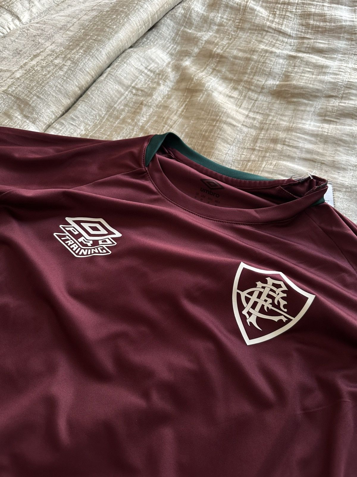 Umbro Fluminense football jersey Size US M / EU 48-50 / 2 - 2 Thumbnail