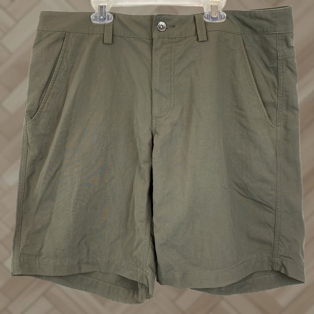 Marmot Marmot Shorts Mens 36 Nylon Beige Lightweight Gorpcore Zip Pocket Size US 36 / EU 52 - 1 Thumbnail
