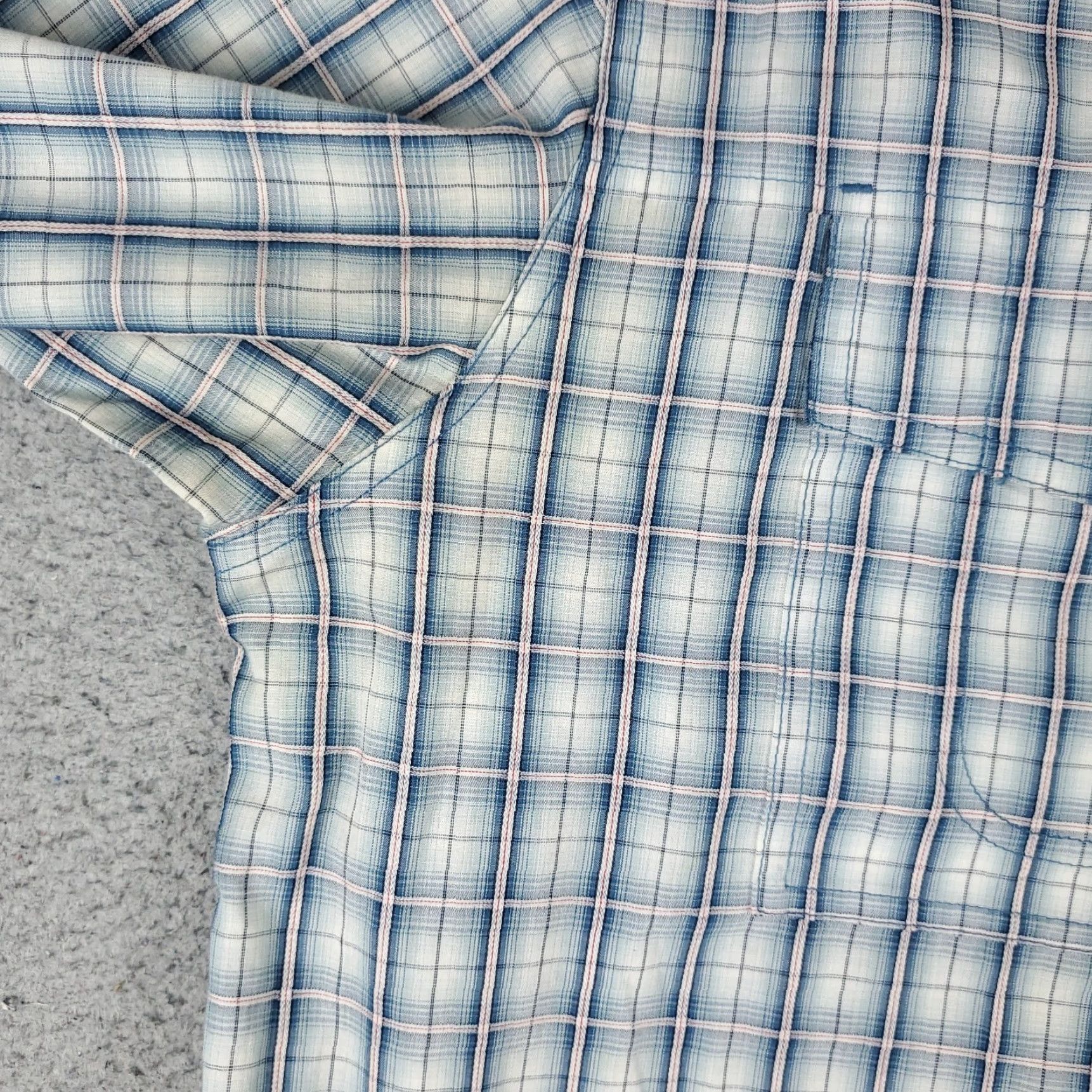 Vintage Columbia Shirt Mens XLT Blue Plaid Button Up Short Sleeve Stained Size US XL / EU 56 / 4 - 4 Thumbnail