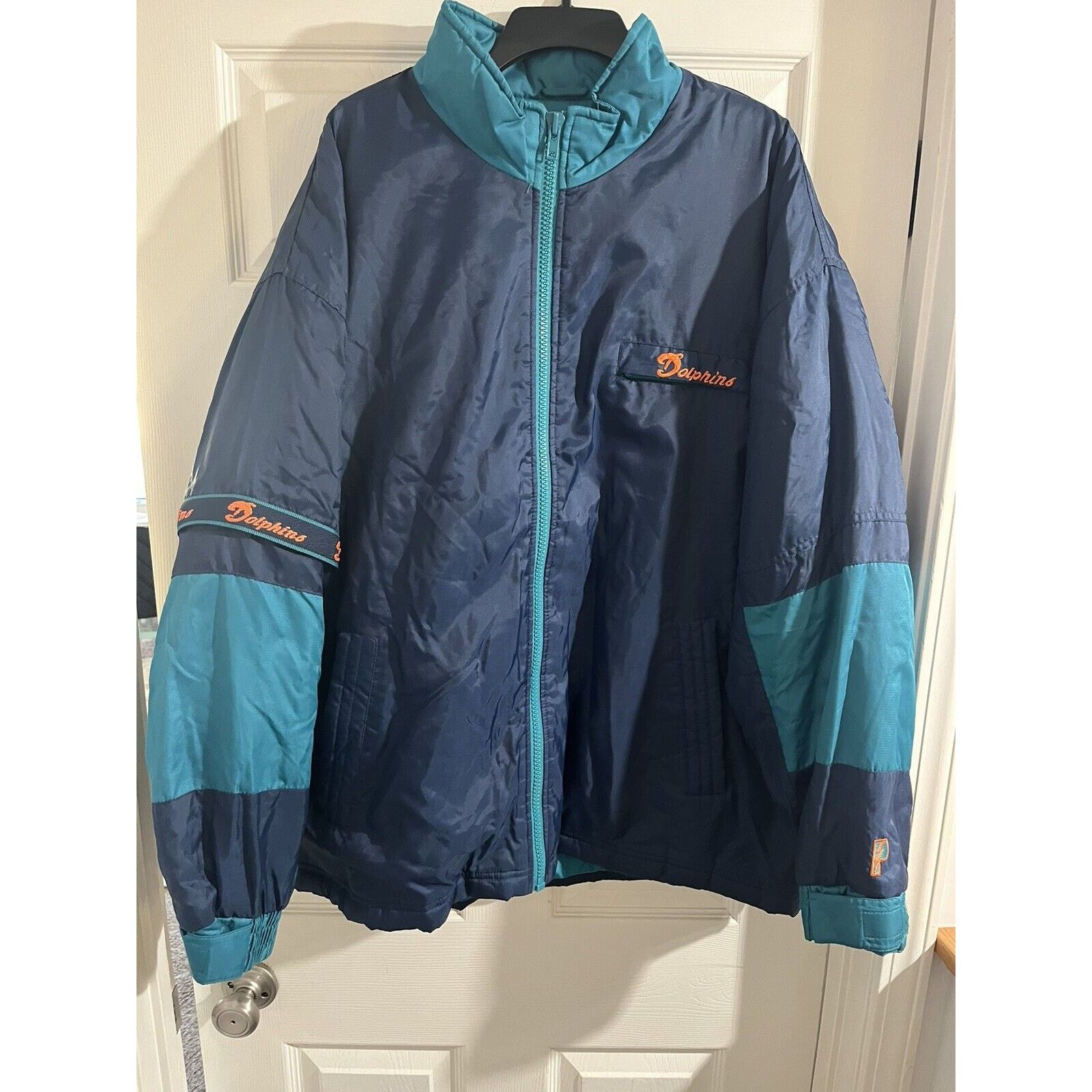 Pro Player Vintage Pro Player Miami Dolphins Puffer Coat Sz Large Size US L / EU 52-54 / 3 - 1 Thumbnail