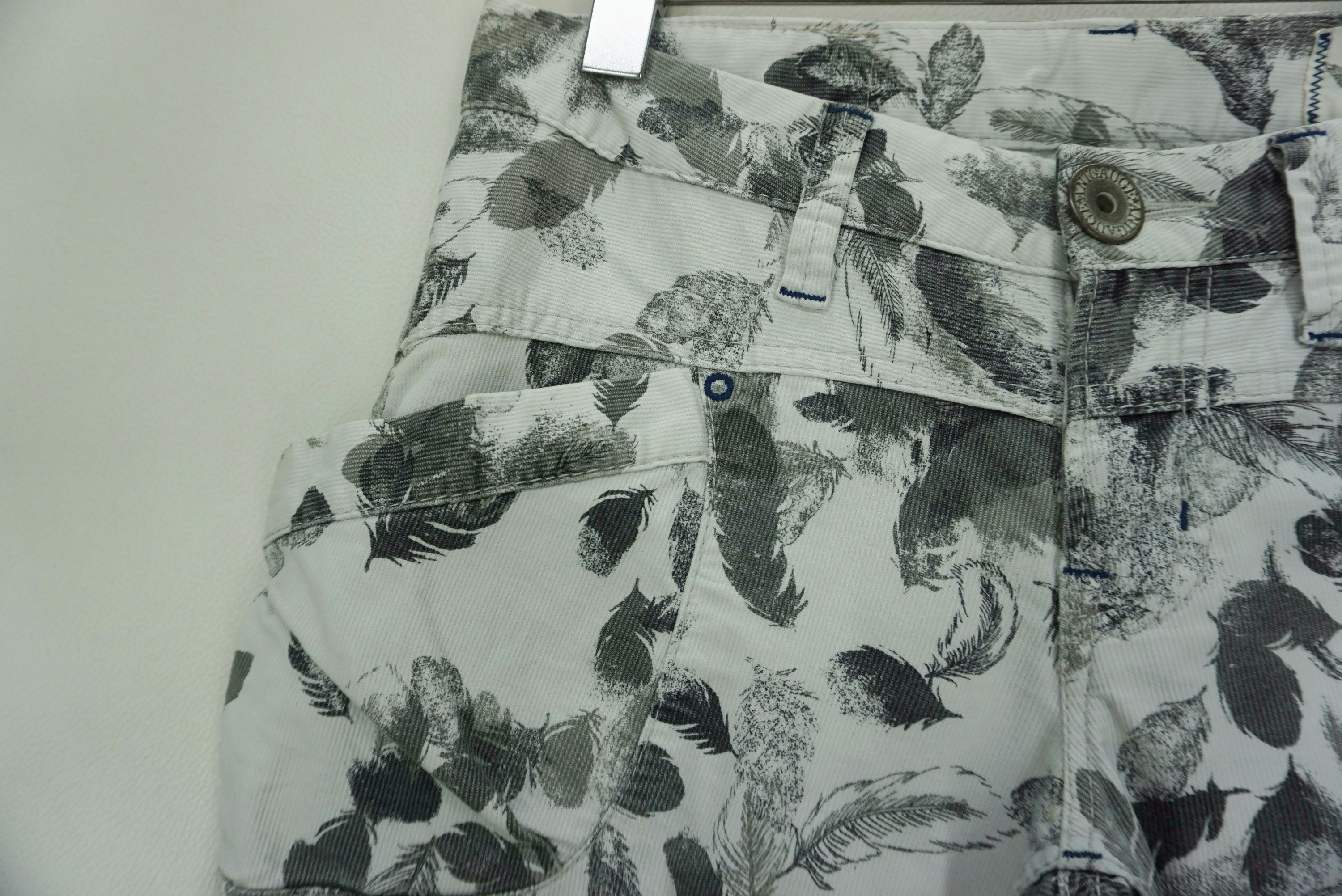 Japanese Brand Antgauge Japan Pants Size 29x30.5 Slim Skinny Feathers Print Size US 29 - 4 Thumbnail