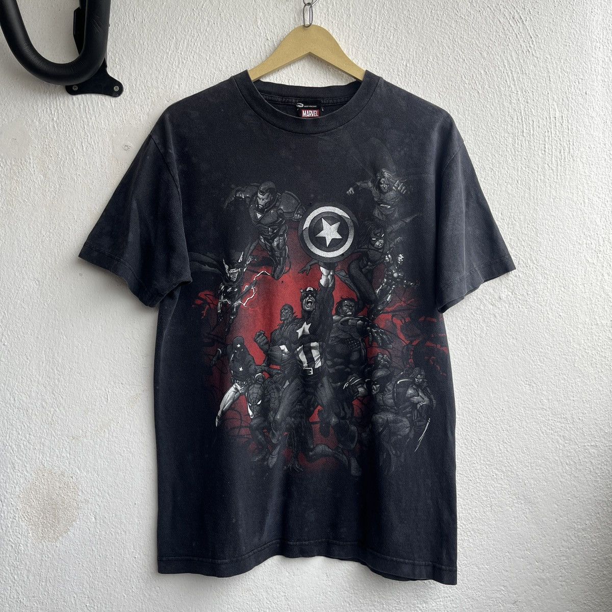 Mad Engine VINTAGE Y2K DISTRESSED FADED THE AVENGERS MARVEL TSHIRT Size US M / EU 48-50 / 2 - 1 Thumbnail
