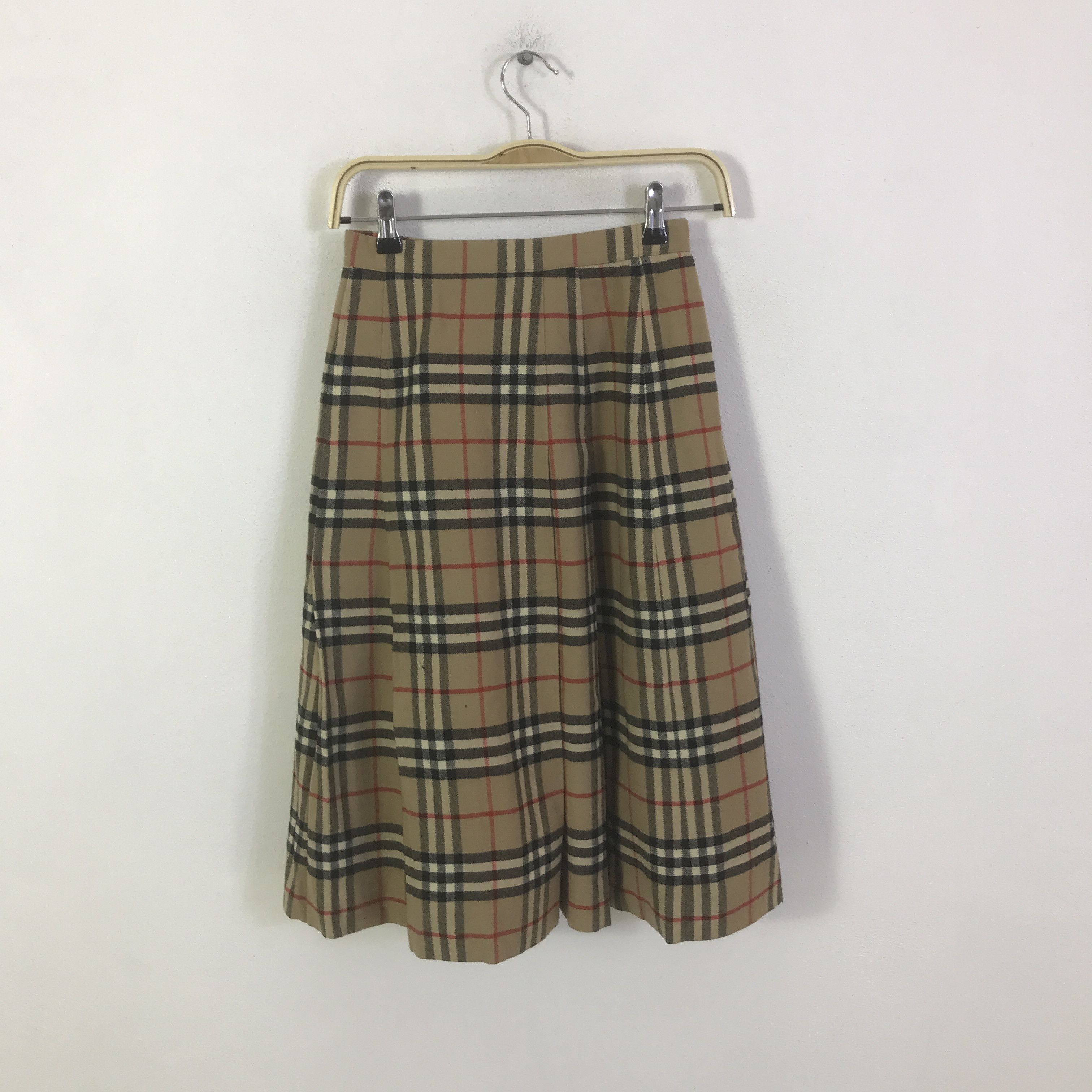 Burberry burberry long skirt K130B19 Size 22" - 1 Thumbnail