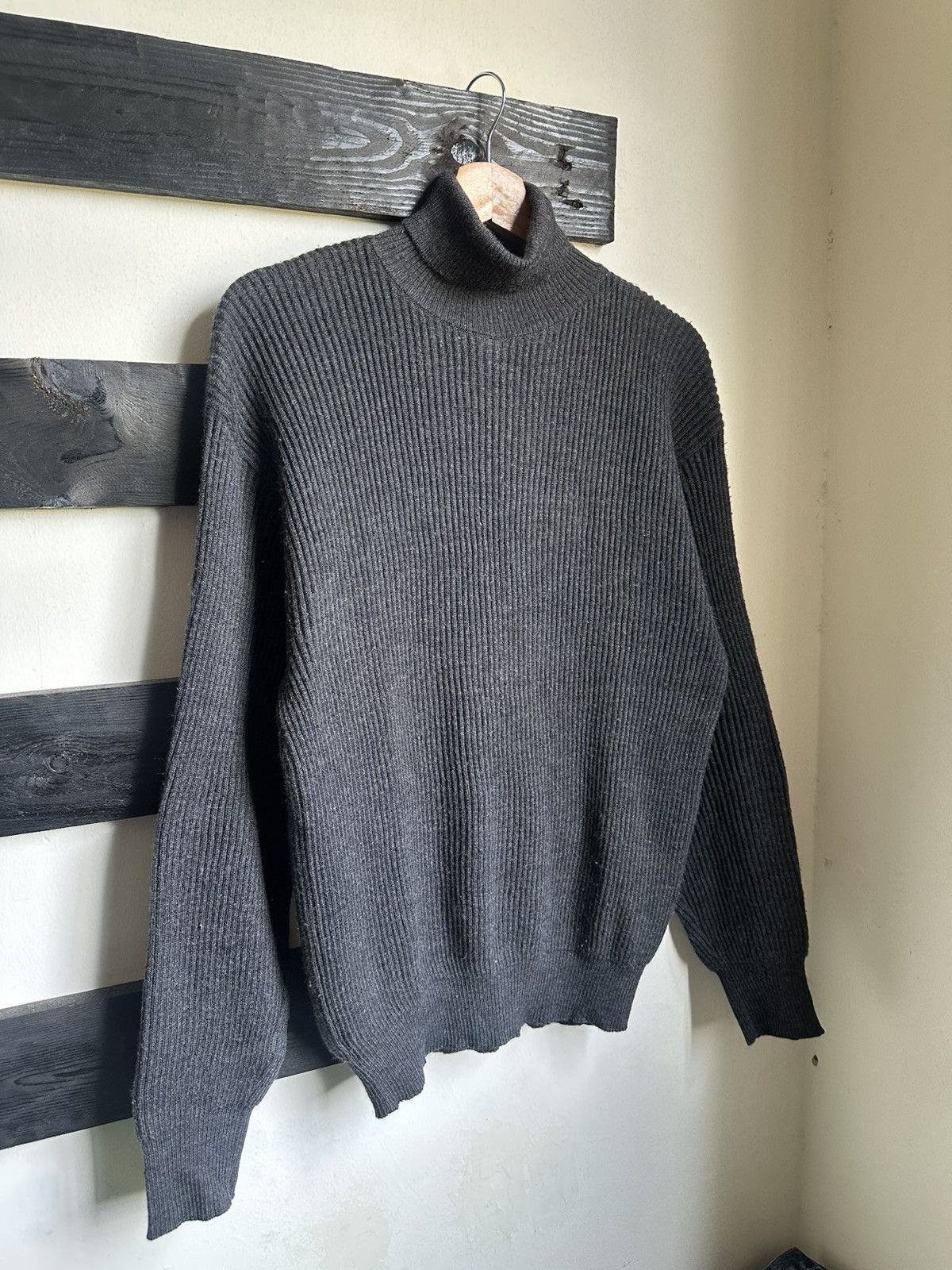 Versace × Vintage Vintage Gianni Versace Turtleneck Pleated Knit Sweater Size US L / EU 52-54 / 3 - 2 Thumbnail