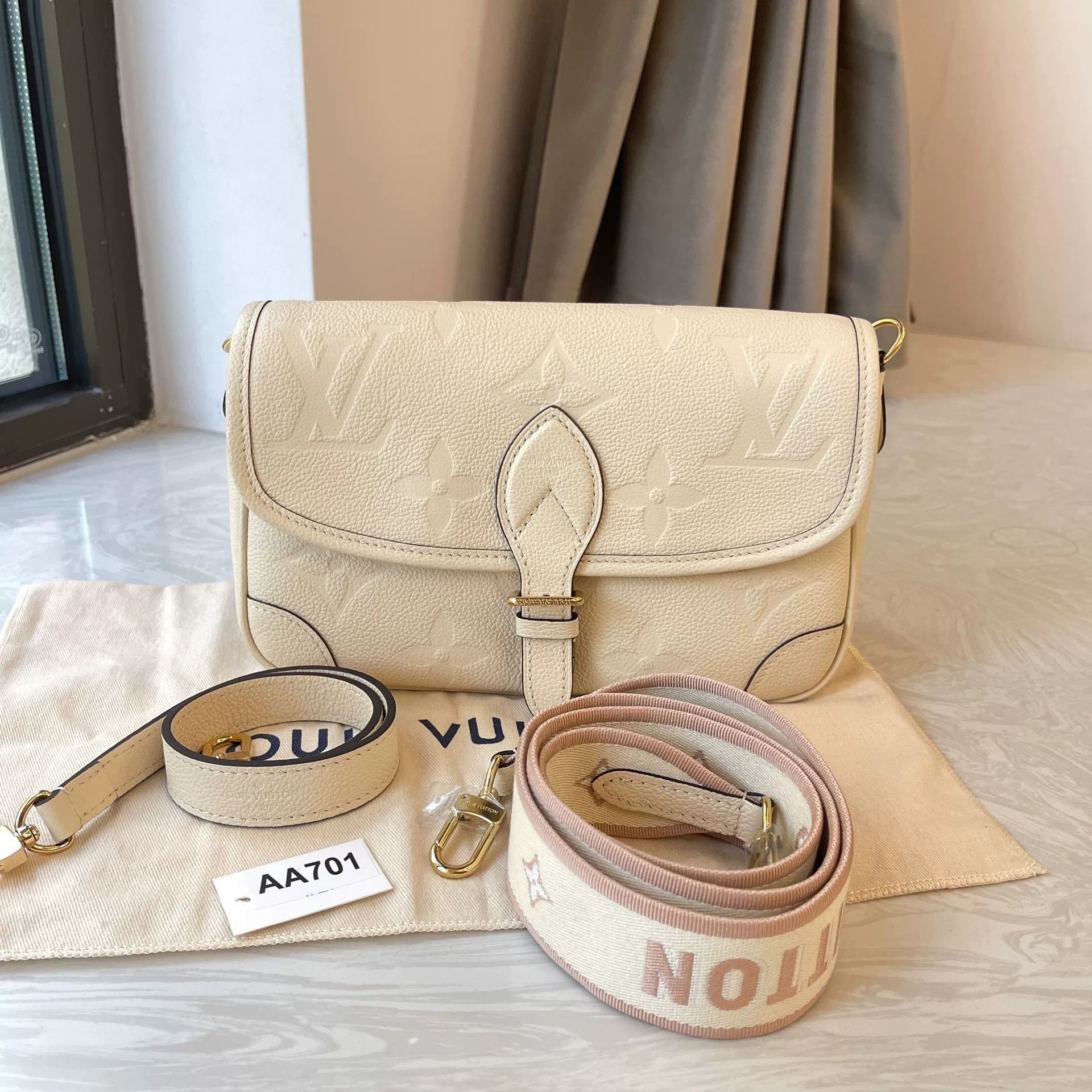 Louis Vuitton Pre-loved Bag Brand new condition Size ONE SIZE - 1 Thumbnail