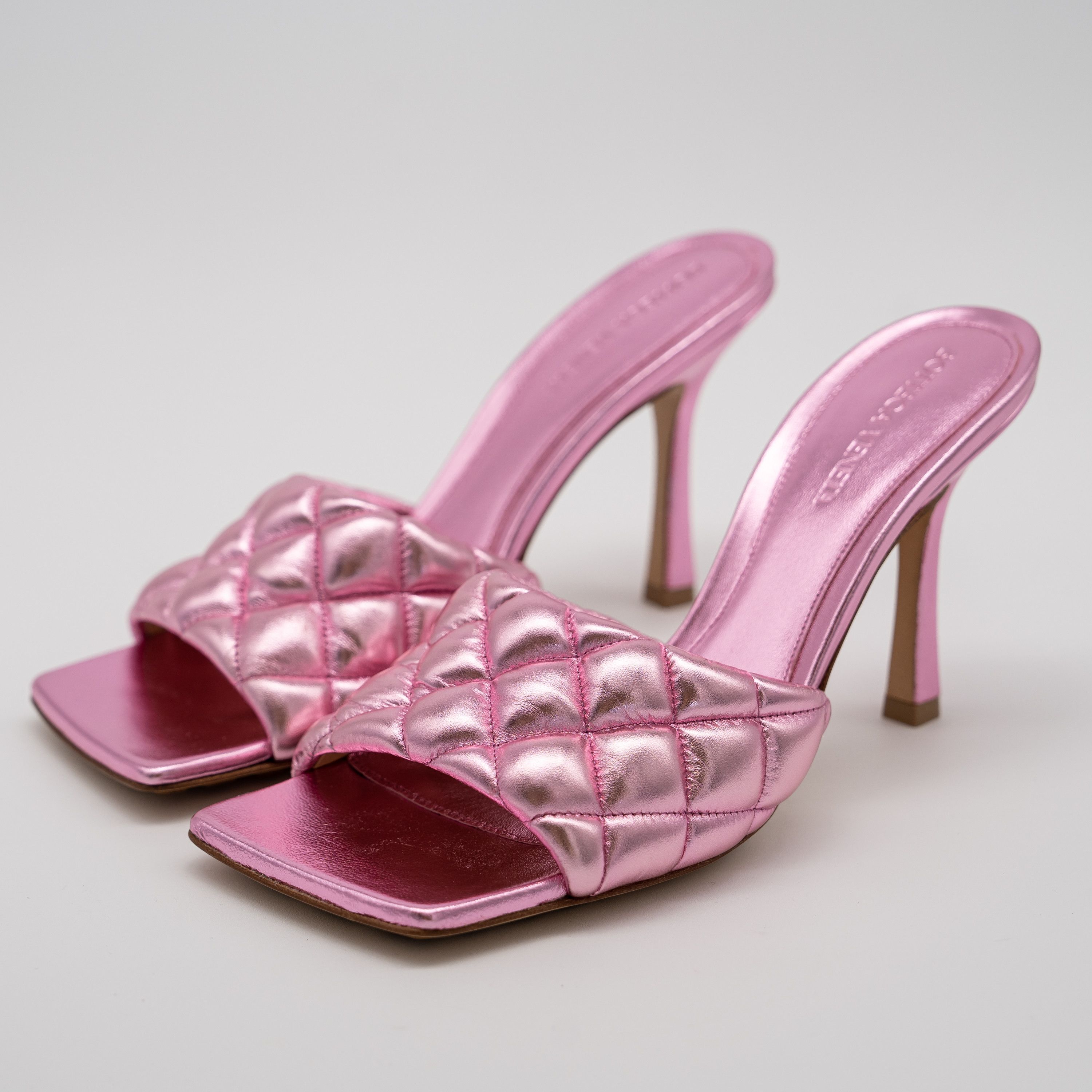 Bottega Veneta 38.5eu Bottega Veneta Pink Metallic Leather Padded Sandals Size US 8.5 / IT 38.5 - 1 Thumbnail