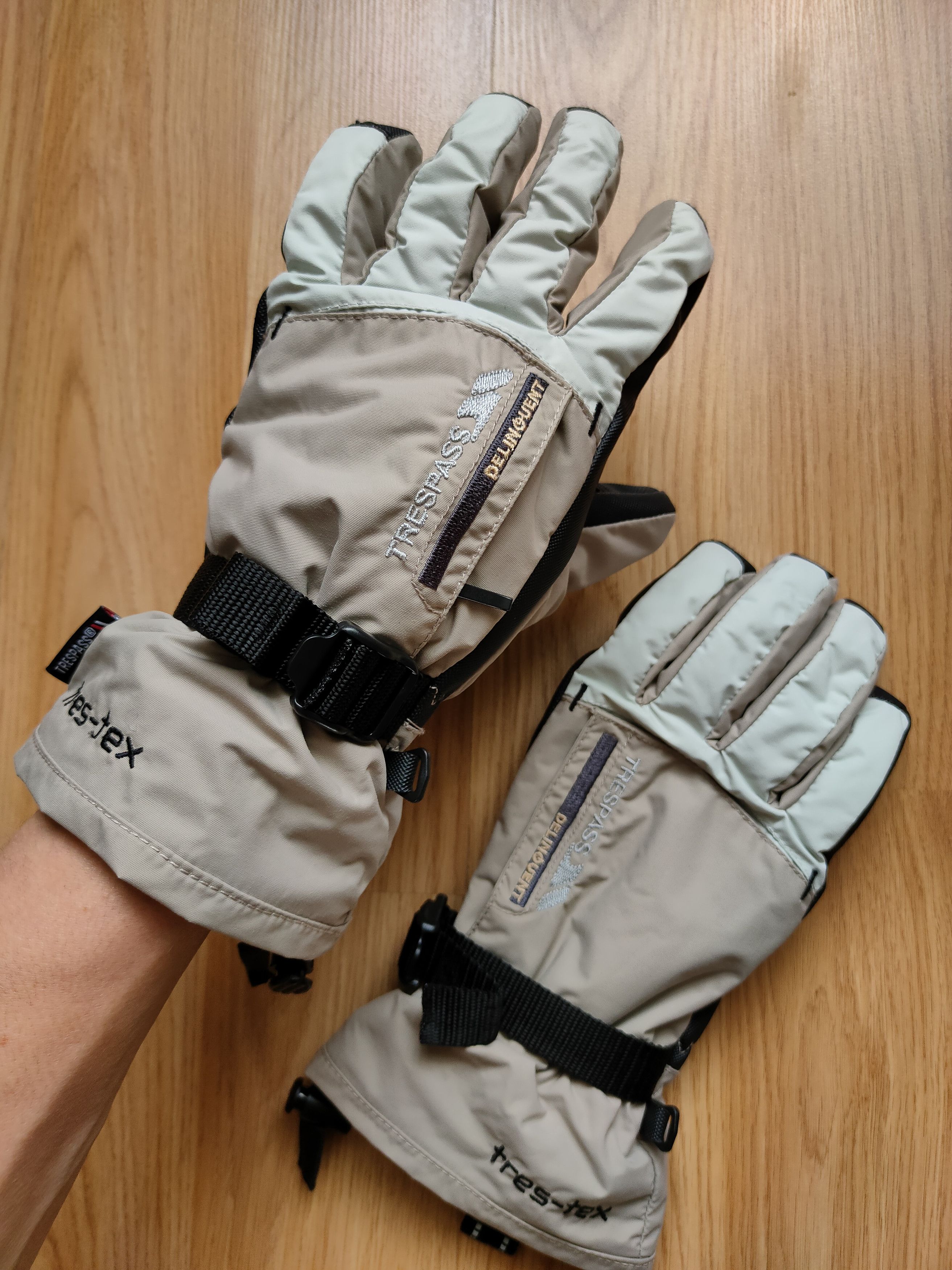 The Mountain Trespass outdoor gloves mountain winter gloves gorpcore Size ONE SIZE - 10 Thumbnail
