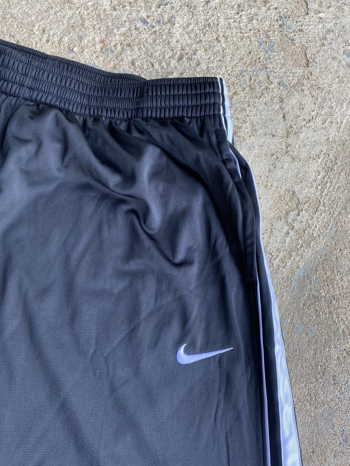 Japanese Brand × Nike × Vintage Vintage Y2K Nike Baggy Stripe Track Pants Size US 34 / EU 50 - 3 Thumbnail