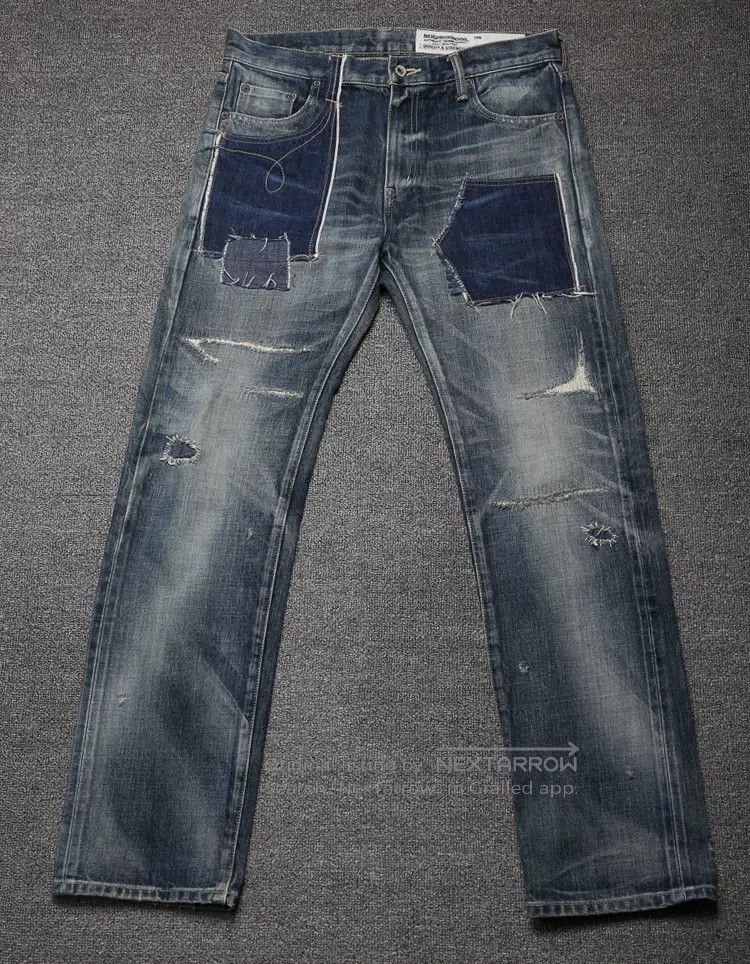 Neighborhood Neighborhood size M Distressed Patch King of Cows Jeans, S Size US 27 - 1 Thumbnail