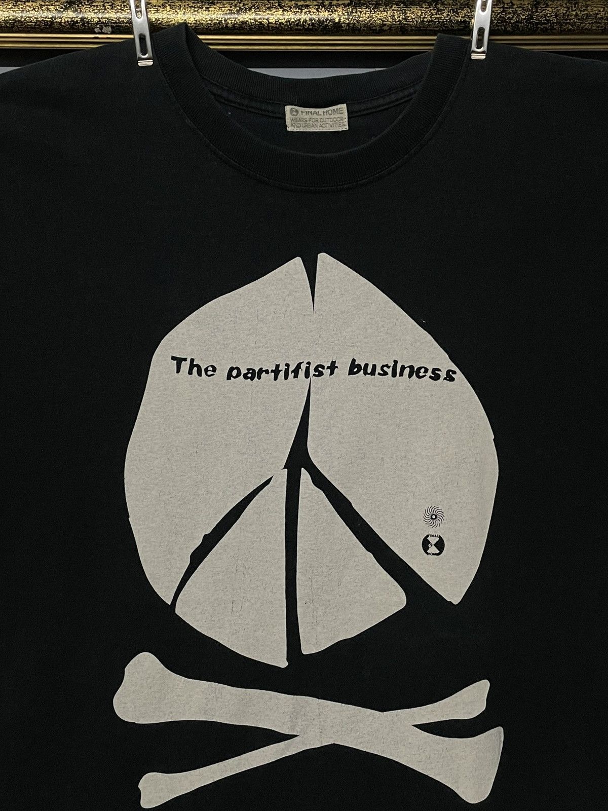 Final Home Vintage Japan Designer Final Home Crossbone Peace Symbol Tee Size US M / EU 48-50 / 2 - 3 Thumbnail