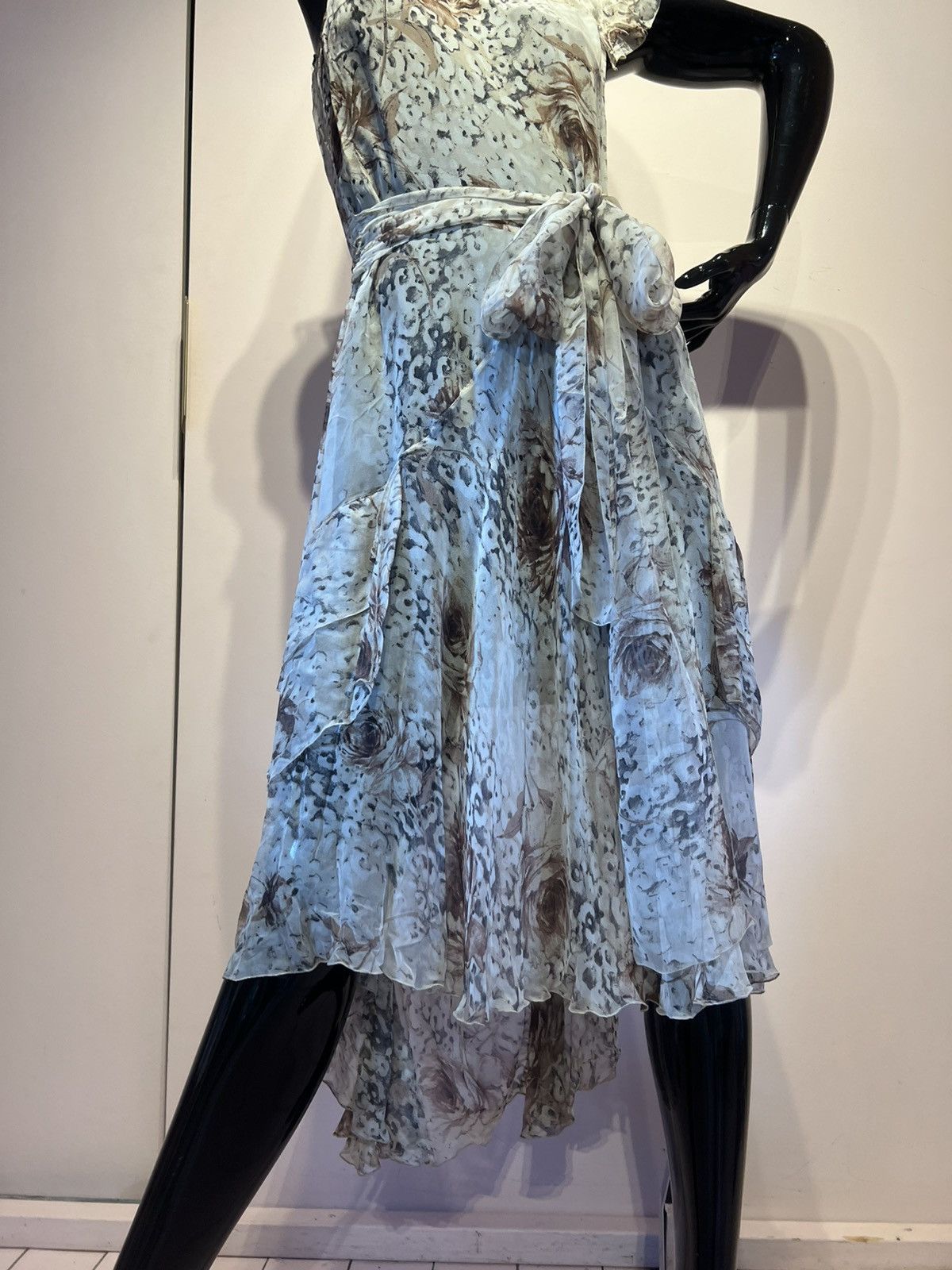 Blumarine Blumarine silk dress Size M / US 6-8 / IT 42-44 - 2 Thumbnail