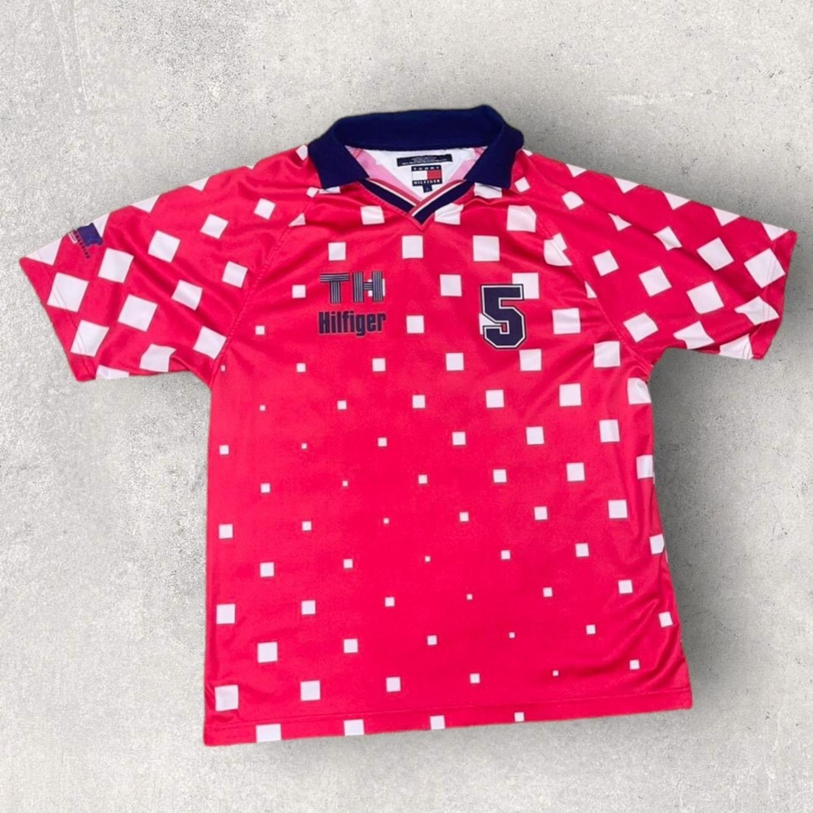 Tommy Hilfiger Vintage Tommy Hilfiger Polo Size US L / EU 52-54 / 3 - 1 Thumbnail