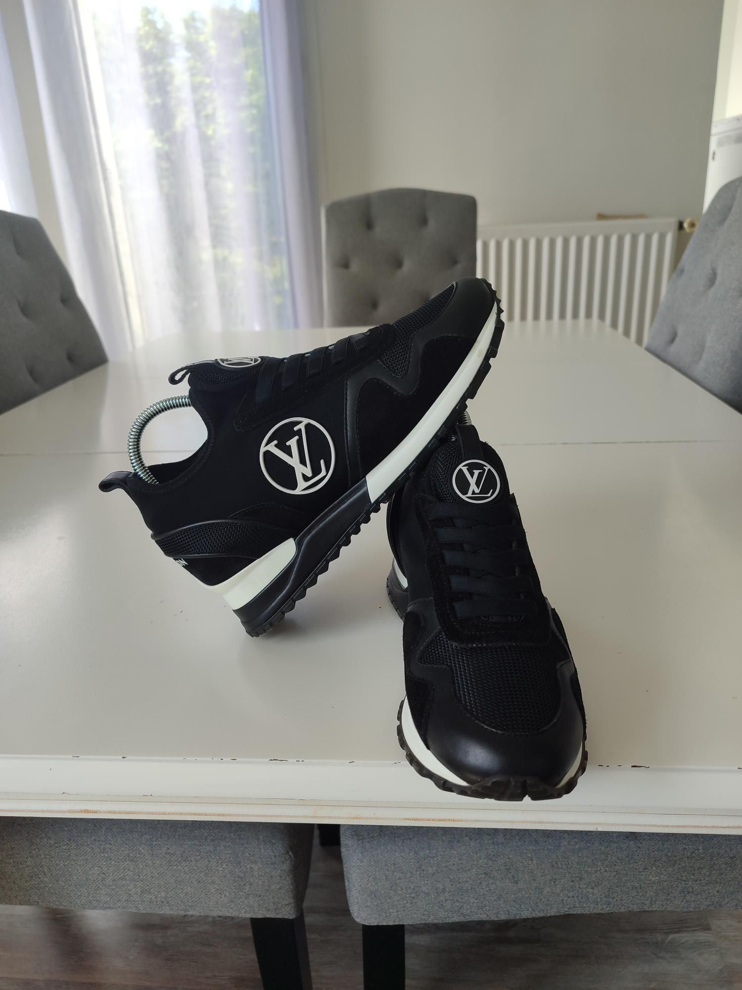 Louis Vuitton BASKETS LOUIS VUITTON SLIP ON RUN AWAY Size US 6 / IT 36 - 6 Thumbnail