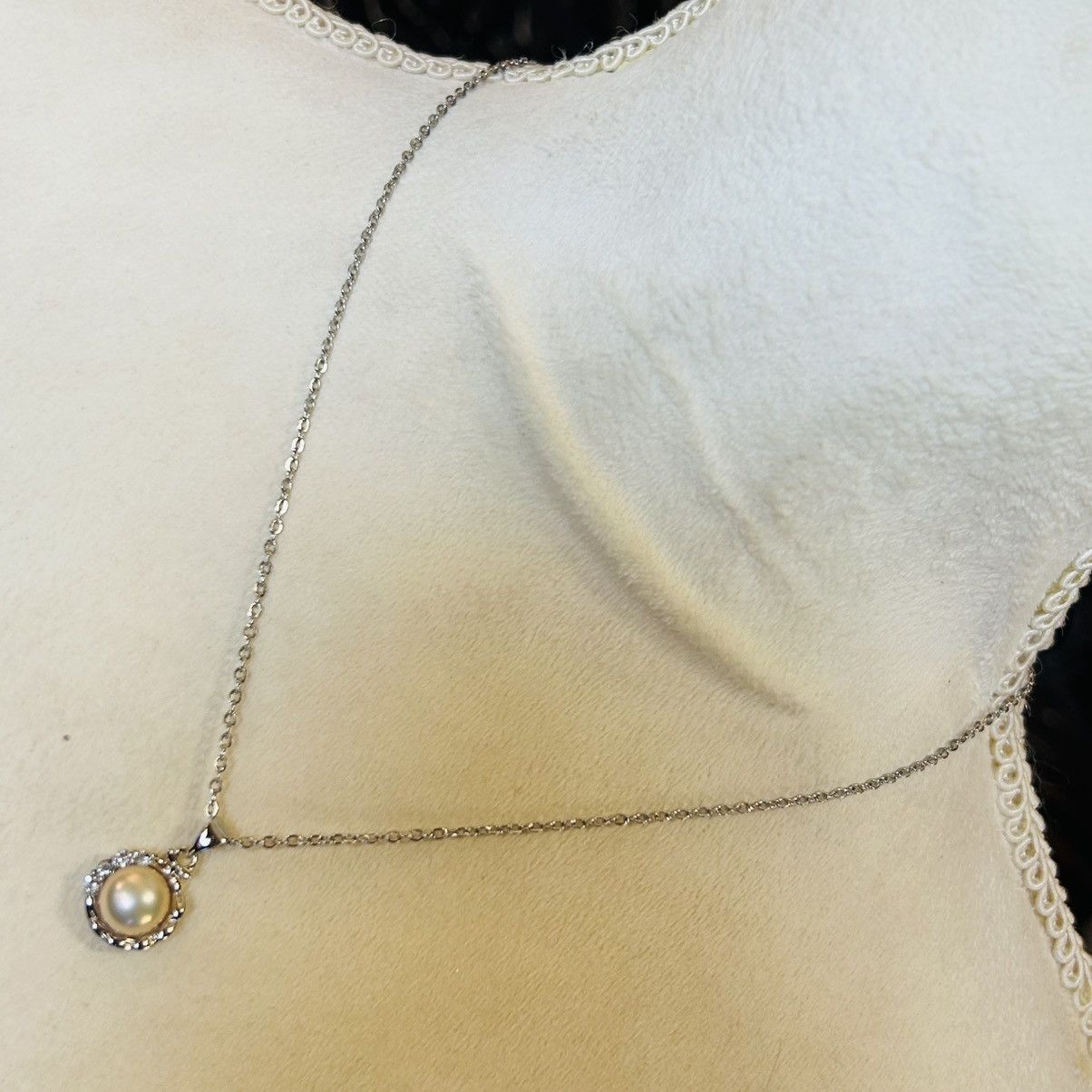 Handmade Handcrafted genuine fresh water pearl pendant necklace Size ONE SIZE - 1 Thumbnail