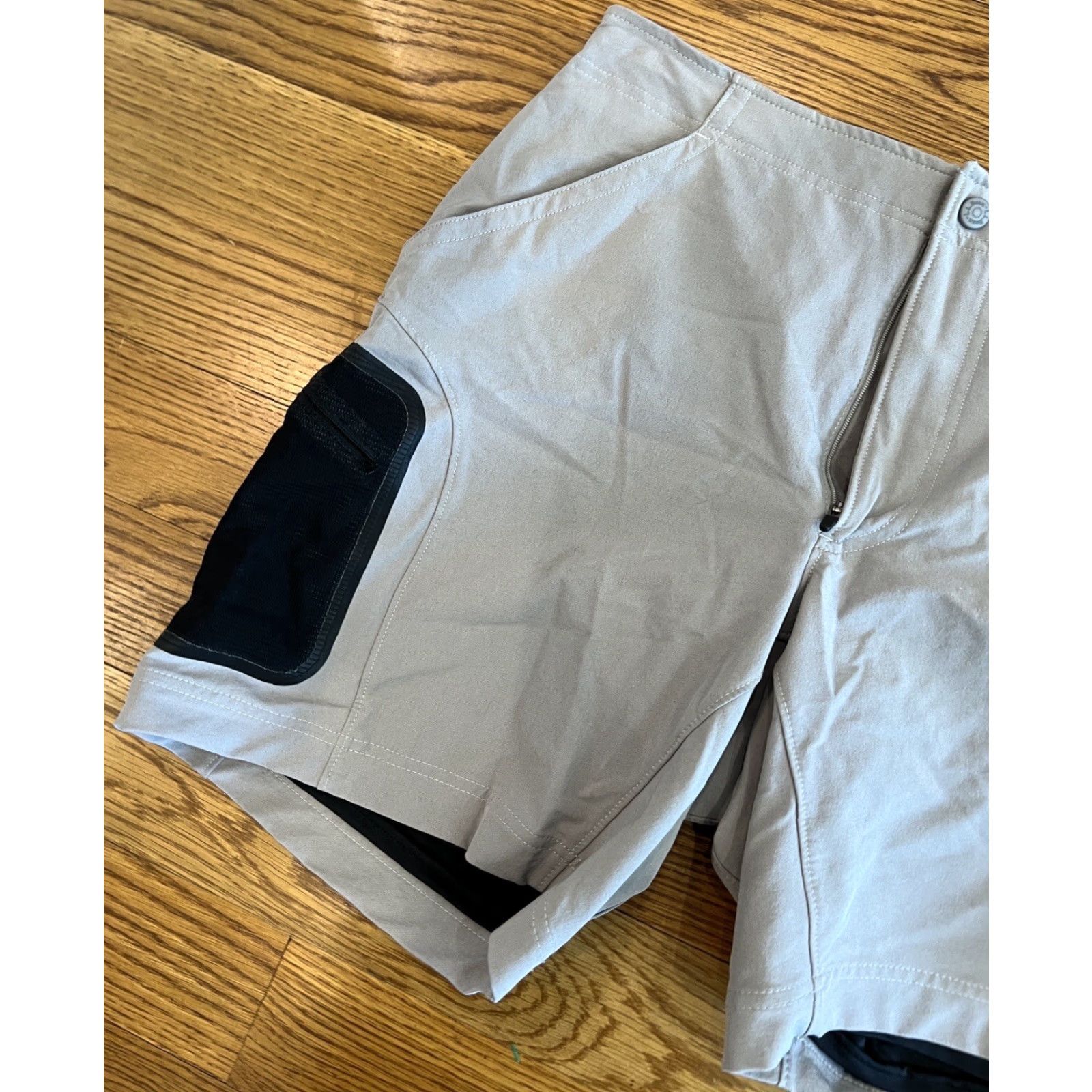 Vintage VINTAGE LL Bean Biking Shorts Men’s Medium Cargo Pants Casual Travel Workwear Beige Nylon Spandex 90s Outdoor Size US 31 - 3 Thumbnail