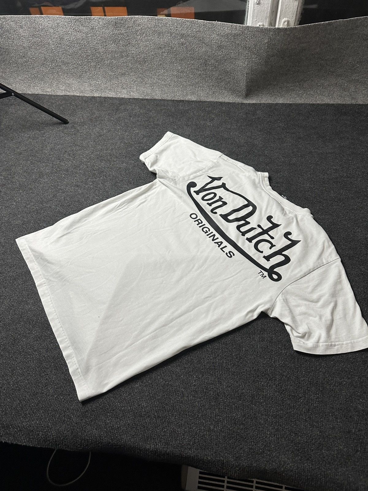 Von Dutch 🚨Y2K VON DUTCH BIG LOGO SUNFADED Y2K distressed style tee Size US S / EU 44-46 / 1 - 10 Thumbnail