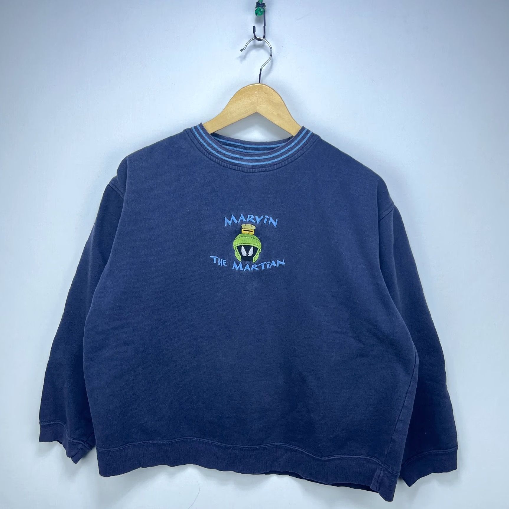 Vintage VINTAGE Marvin the Martian Sweatshirt Looney Tunes Small Men Blue Pullover Long Sleeve 90s Mens Size US S / EU 44-46 / 1 - 2 Thumbnail